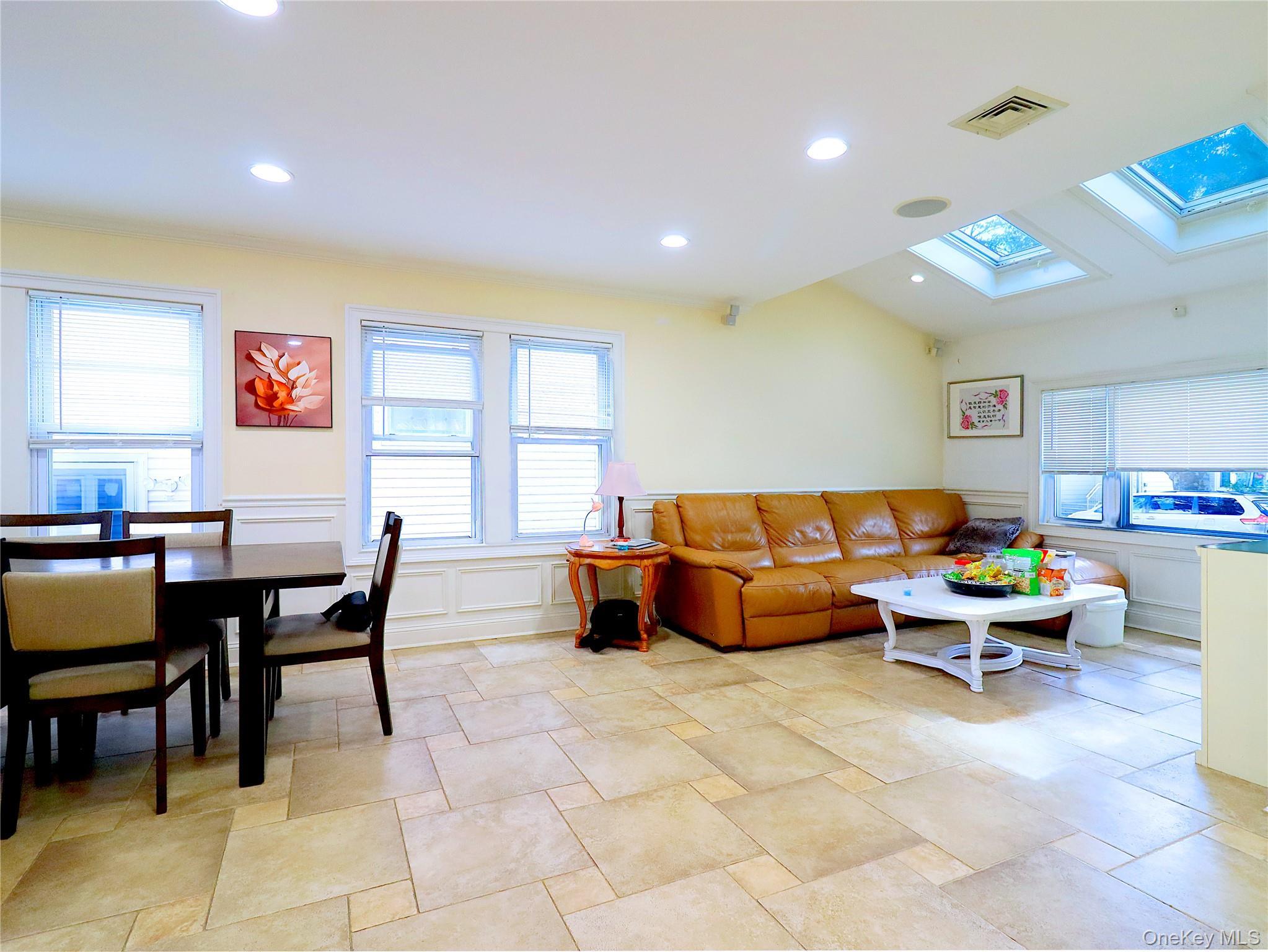 Single Family 208th Street Queens, NY 11361, MLS-1042087-6