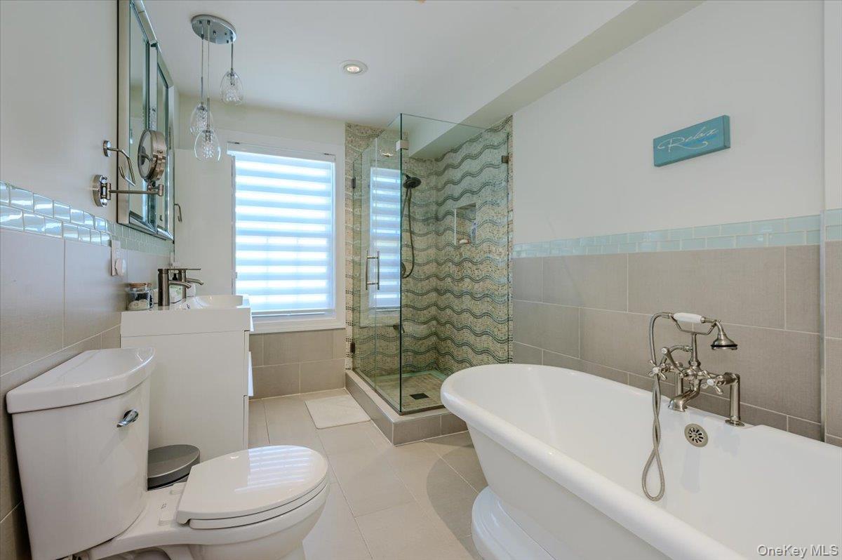 Single Family 240th Street Queens, NY 11426, MLS-1042088-14