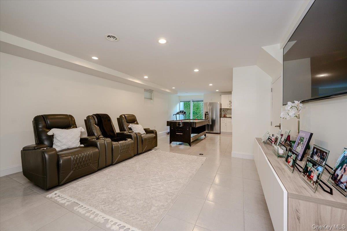 Single Family 240th Street Queens, NY 11426, MLS-1042088-20