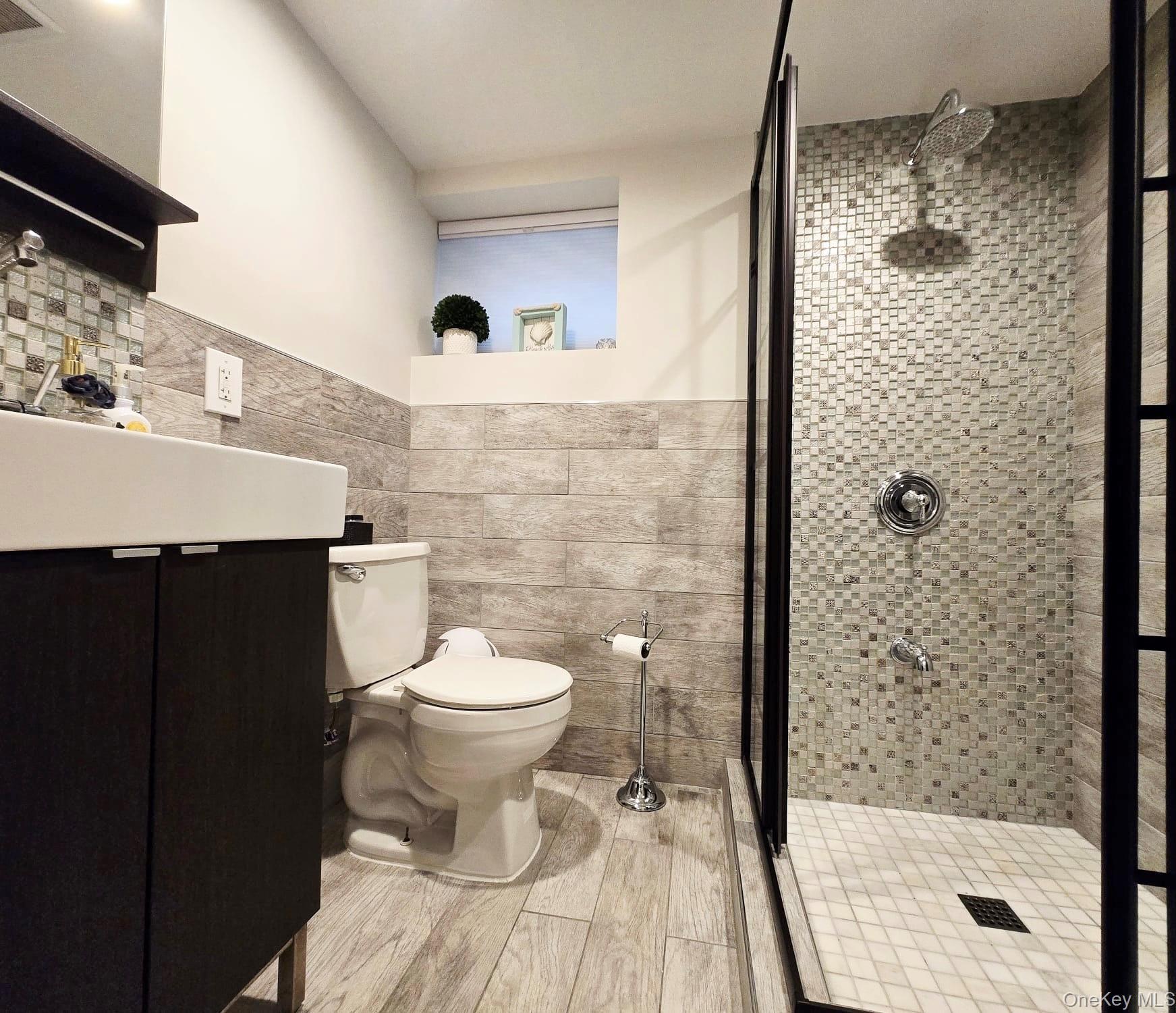Single Family 240th Street Queens, NY 11426, MLS-1042088-22