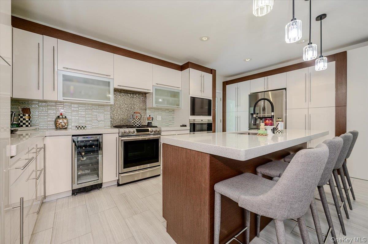 Single Family 240th Street Queens, NY 11426, MLS-1042088-9
