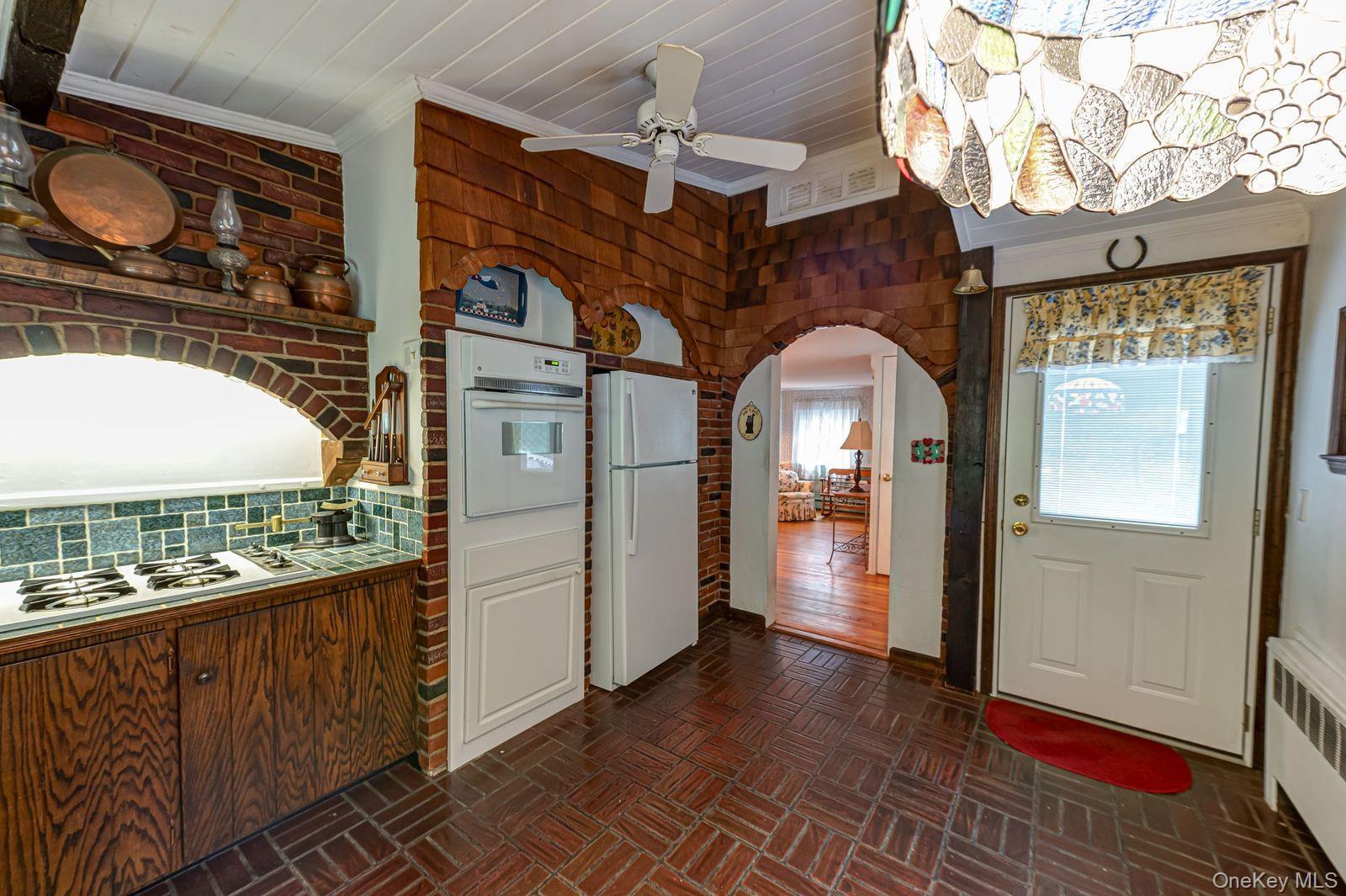 Single Family Overton Pass Suffolk County, NY 11780, MLS-1042098-12