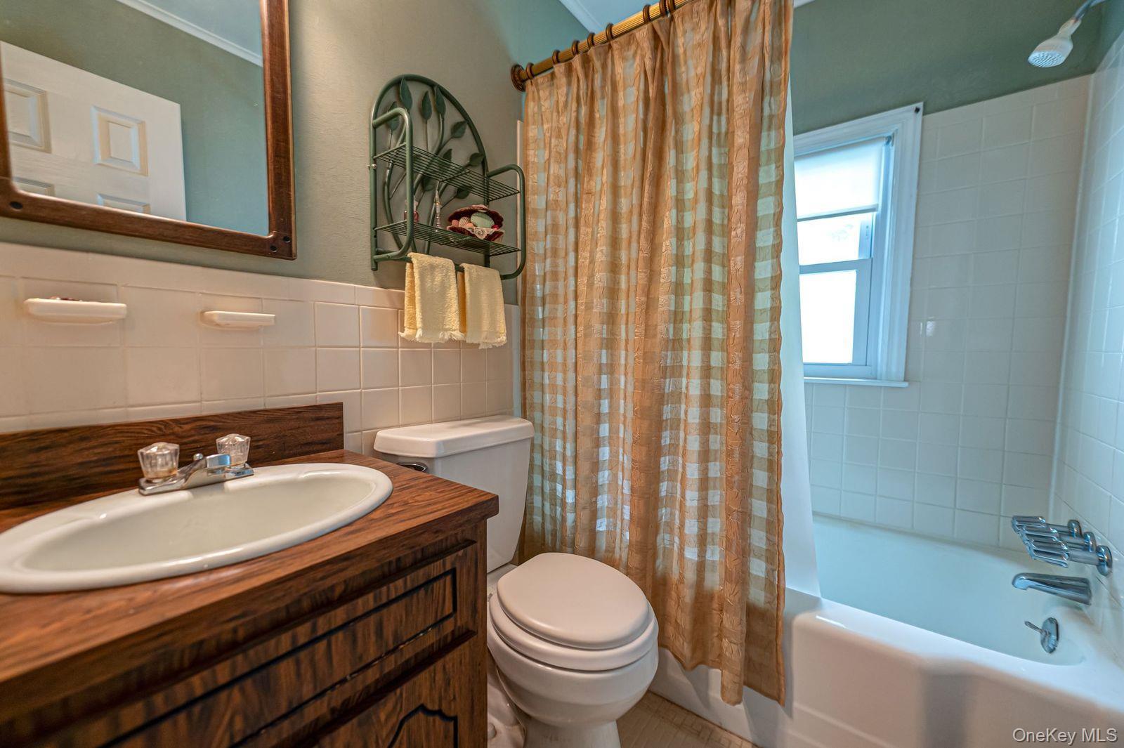 Single Family Overton Pass Suffolk County, NY 11780, MLS-1042098-9