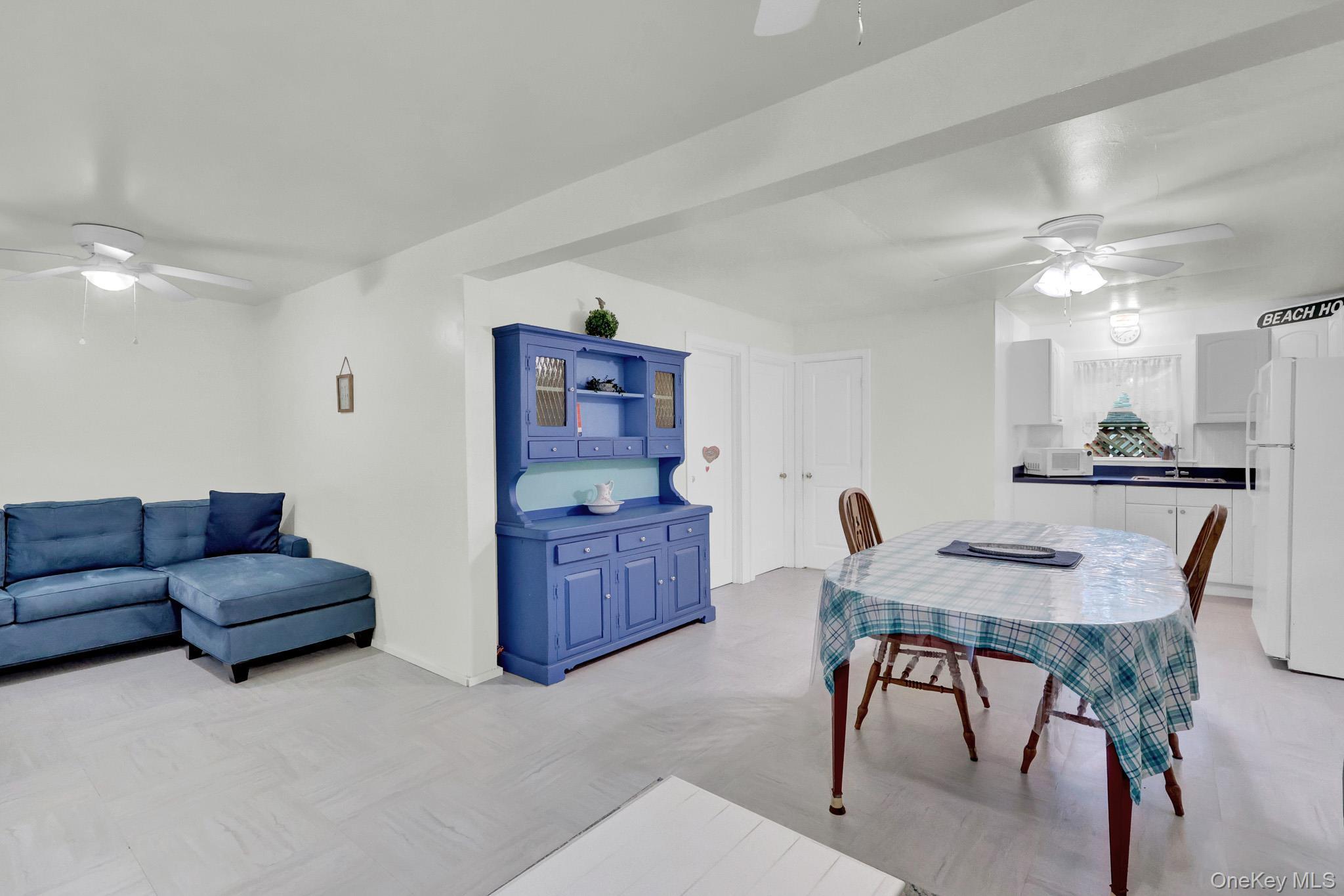 Single Family Cottage Road Suffolk County, NY 11933, MLS-1042120-10