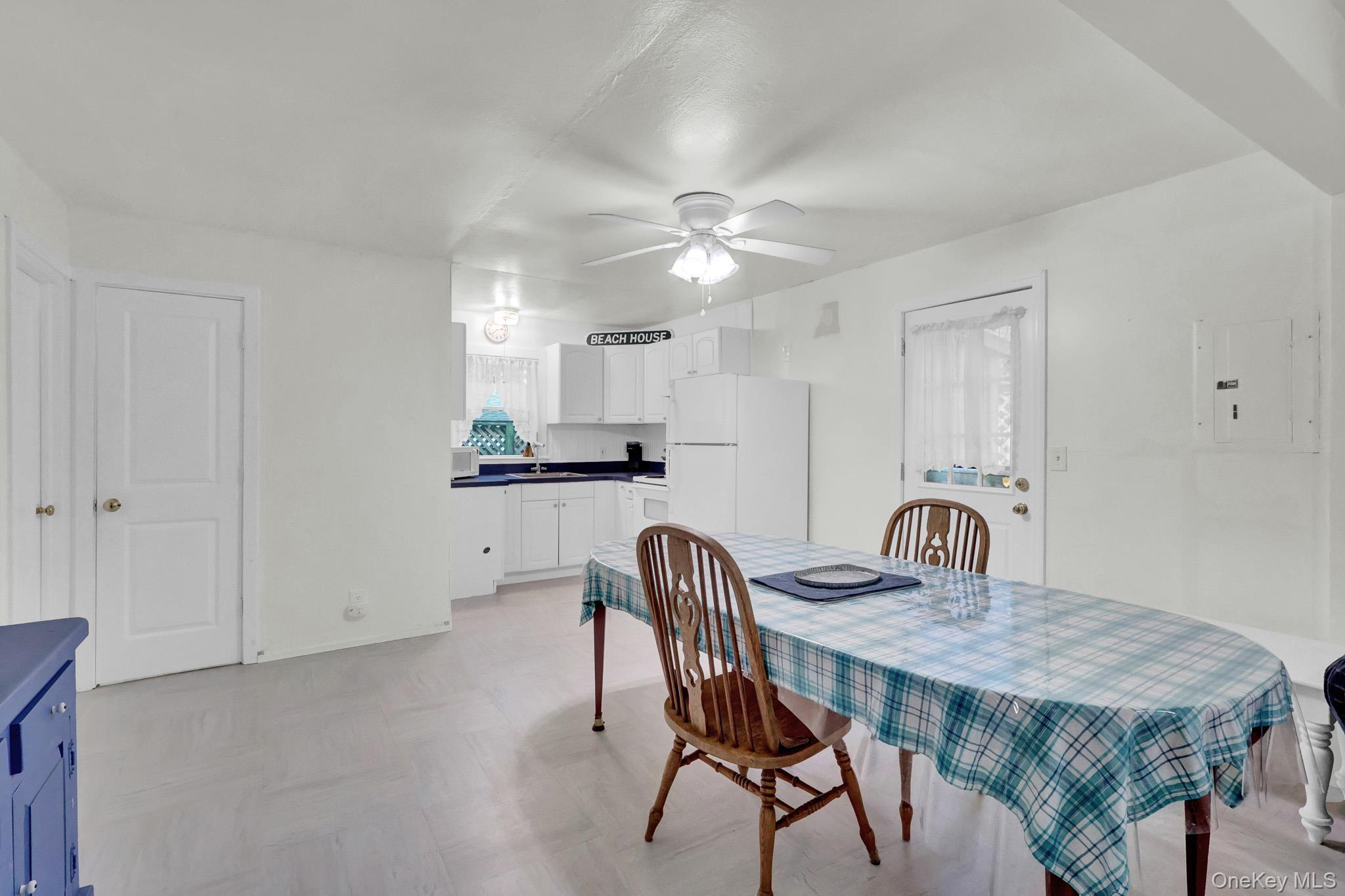 Single Family Cottage Road Suffolk County, NY 11933, MLS-1042120-11