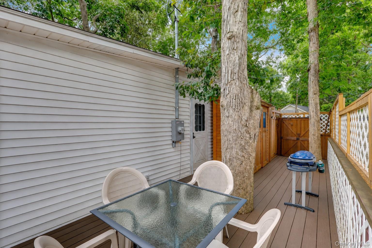 Single Family Cottage Road Suffolk County, NY 11933, MLS-1042120-15