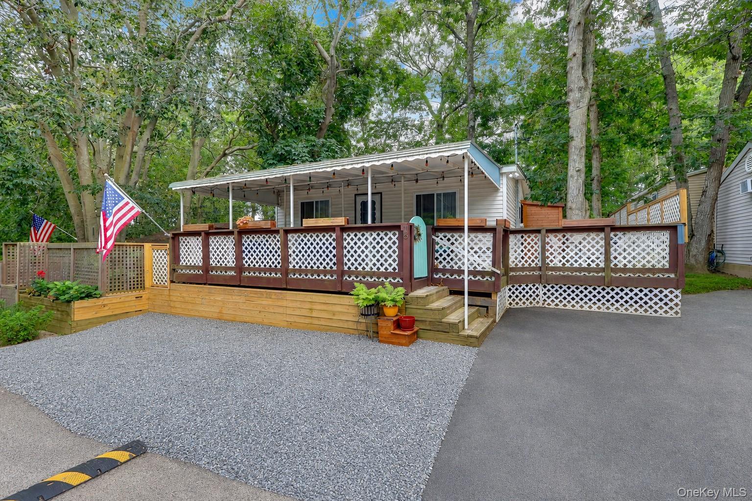 Single Family Cottage Road Suffolk County, NY 11933, MLS-1042120-2