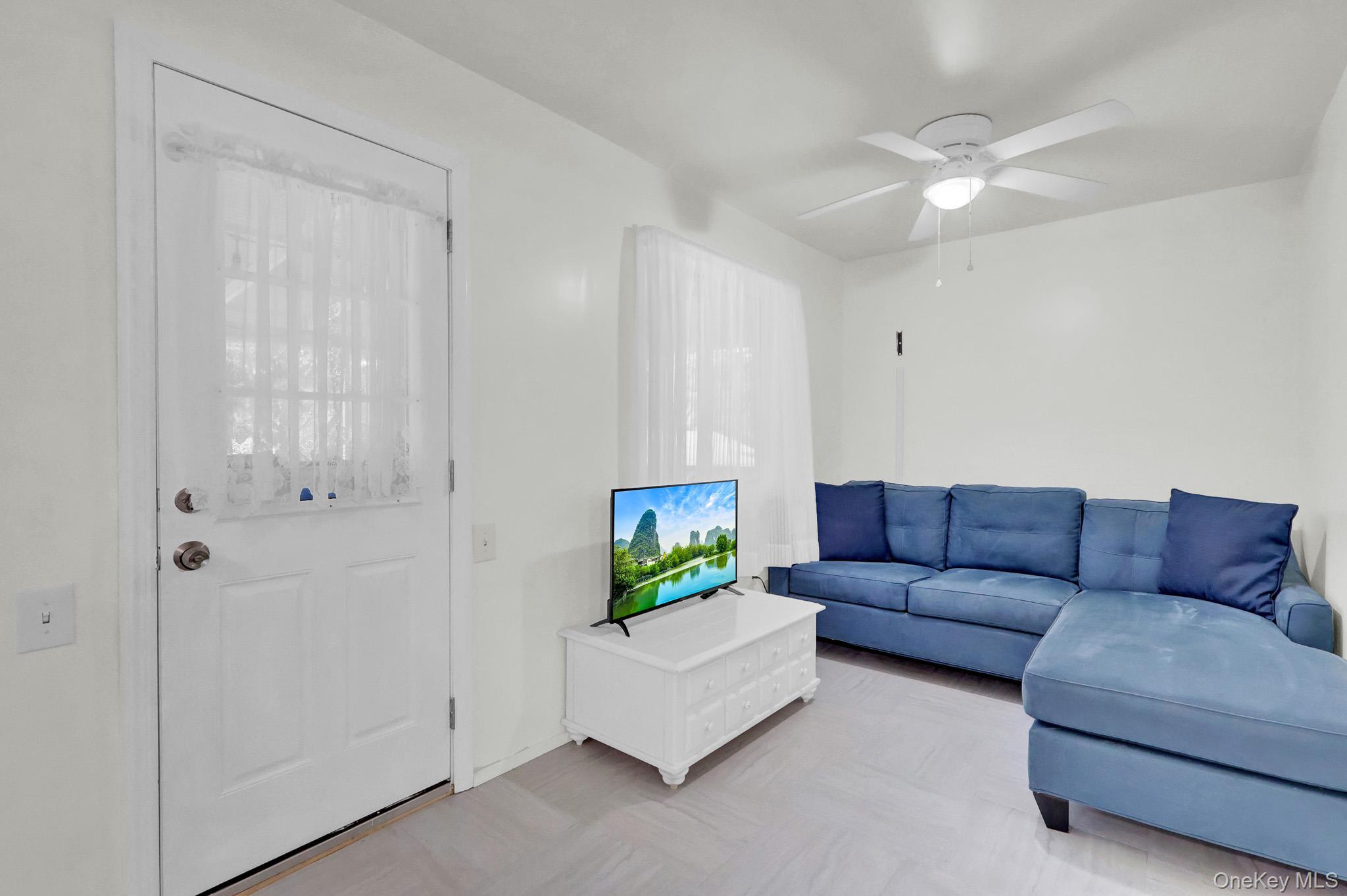 Single Family Cottage Road Suffolk County, NY 11933, MLS-1042120-6