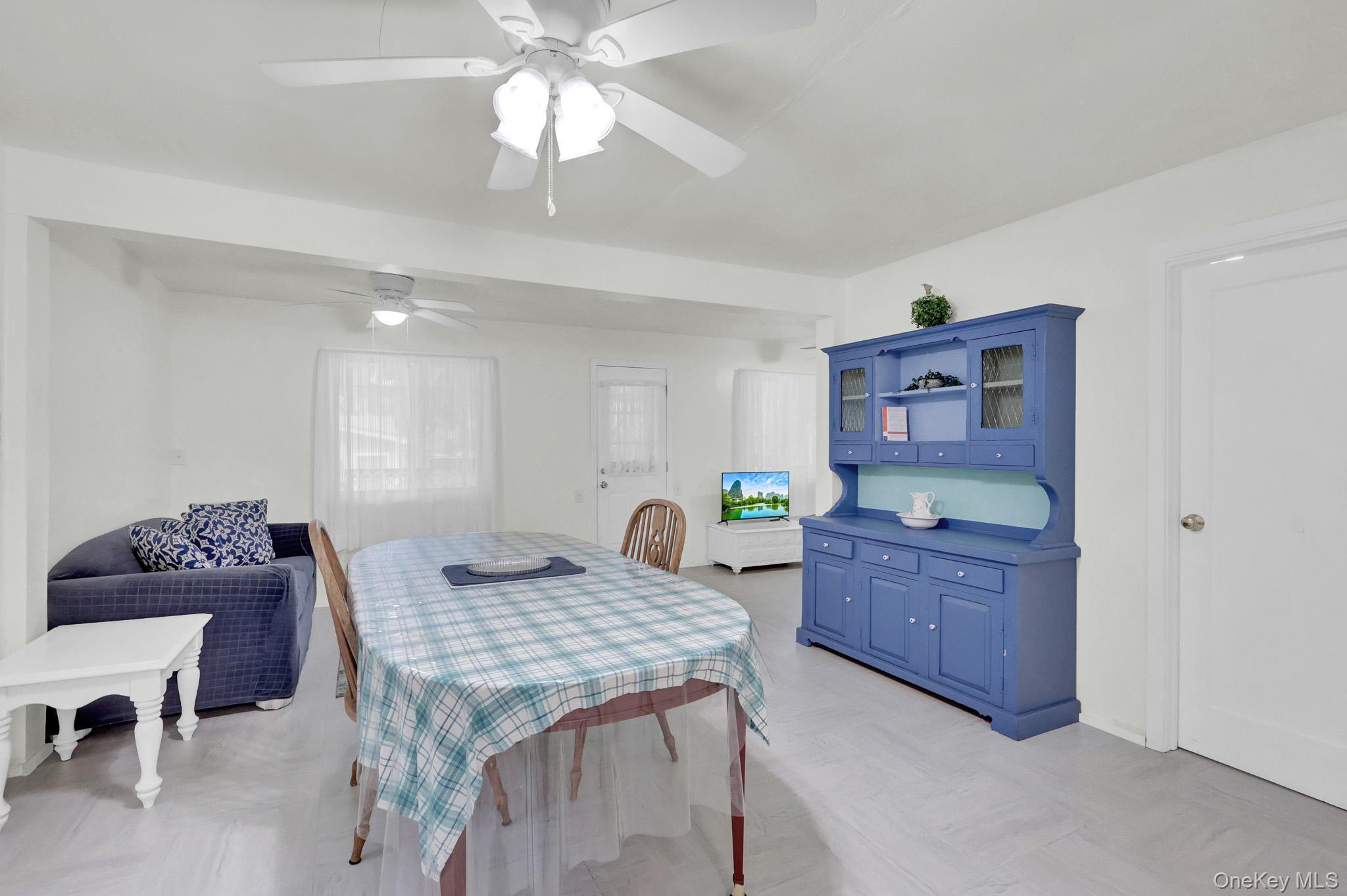 Single Family Cottage Road Suffolk County, NY 11933, MLS-1042120-8