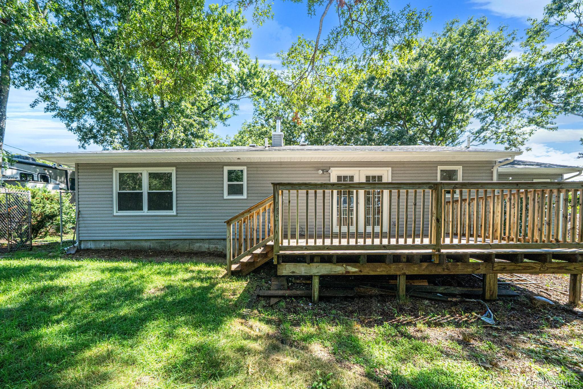 Single Family Decatur Avenue  Suffolk County, NY 11967, MLS-1042139-10