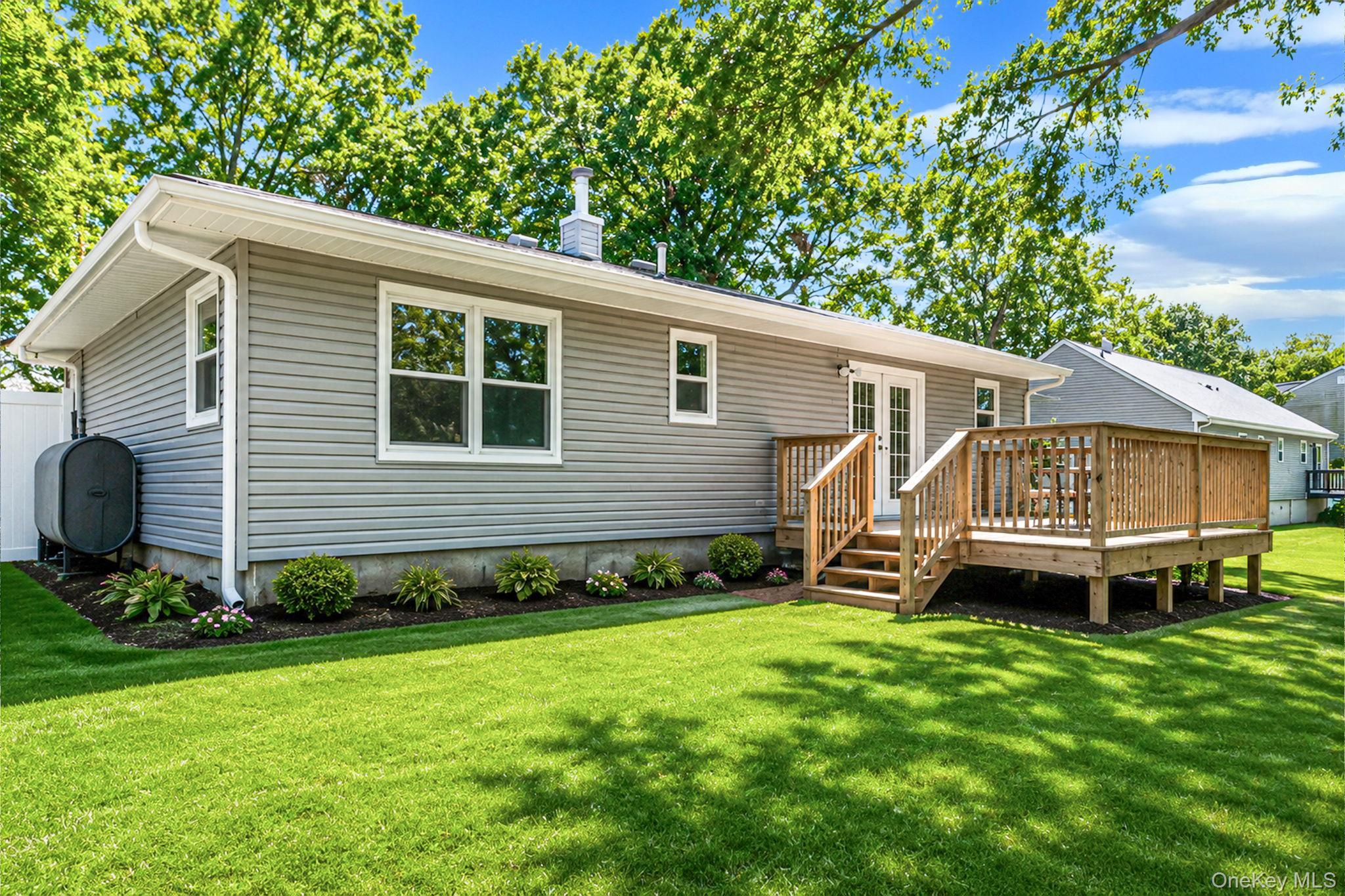 Single Family Decatur Avenue  Suffolk County, NY 11967, MLS-1042139-11