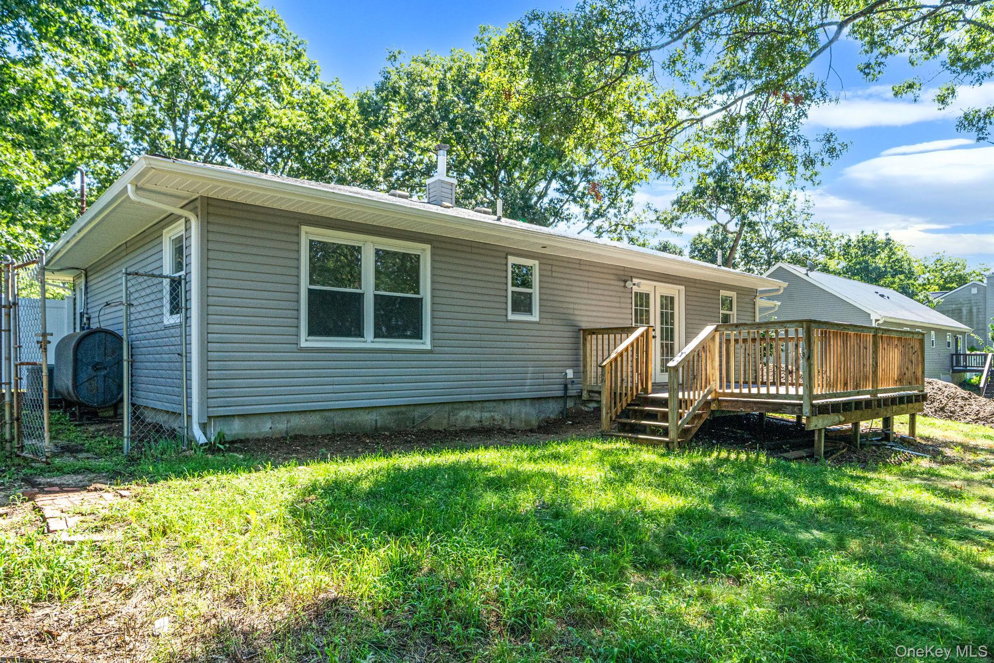 Single Family Decatur Avenue  Suffolk County, NY 11967, MLS-1042139-12