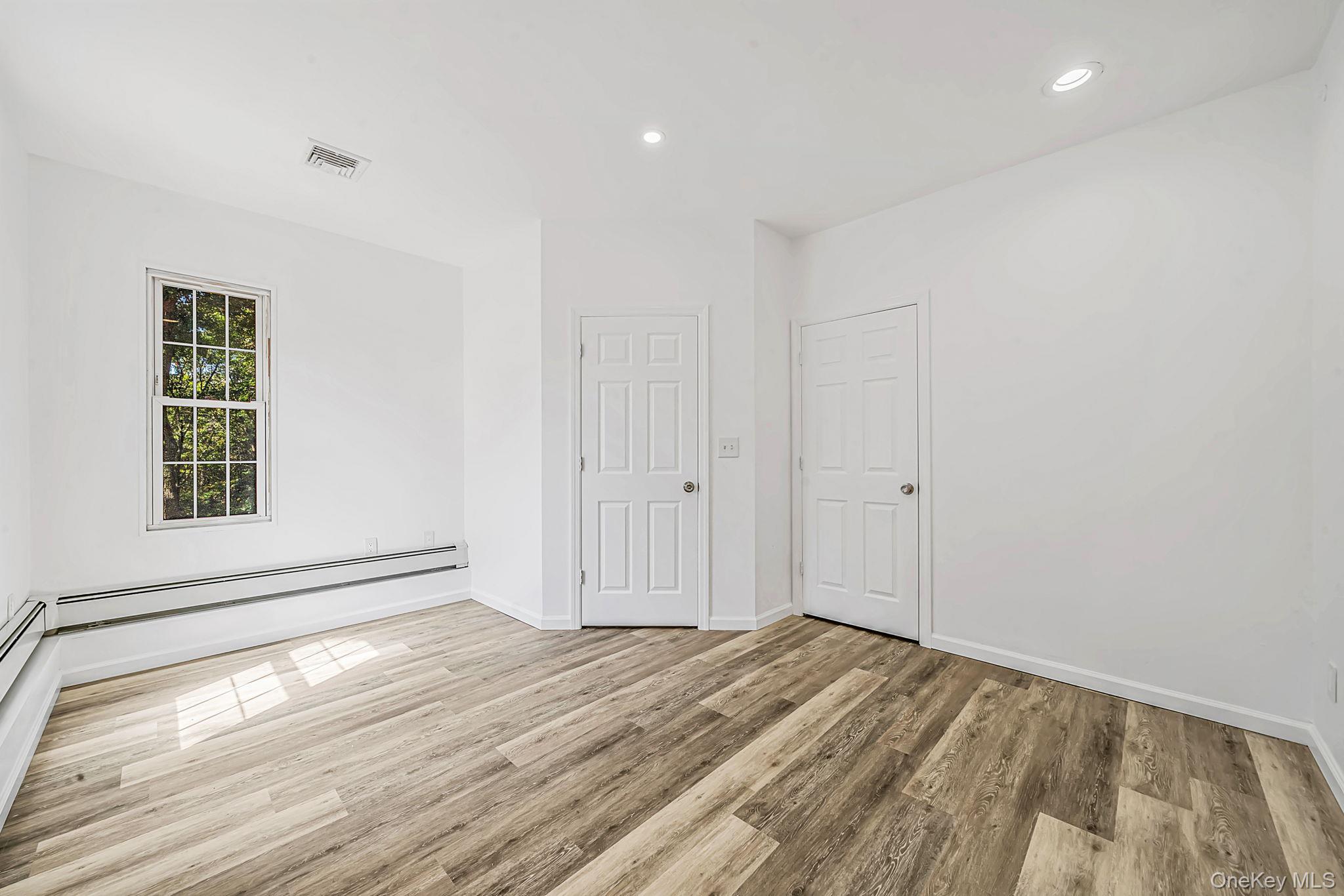 Single Family Decatur Avenue  Suffolk County, NY 11967, MLS-1042139-14
