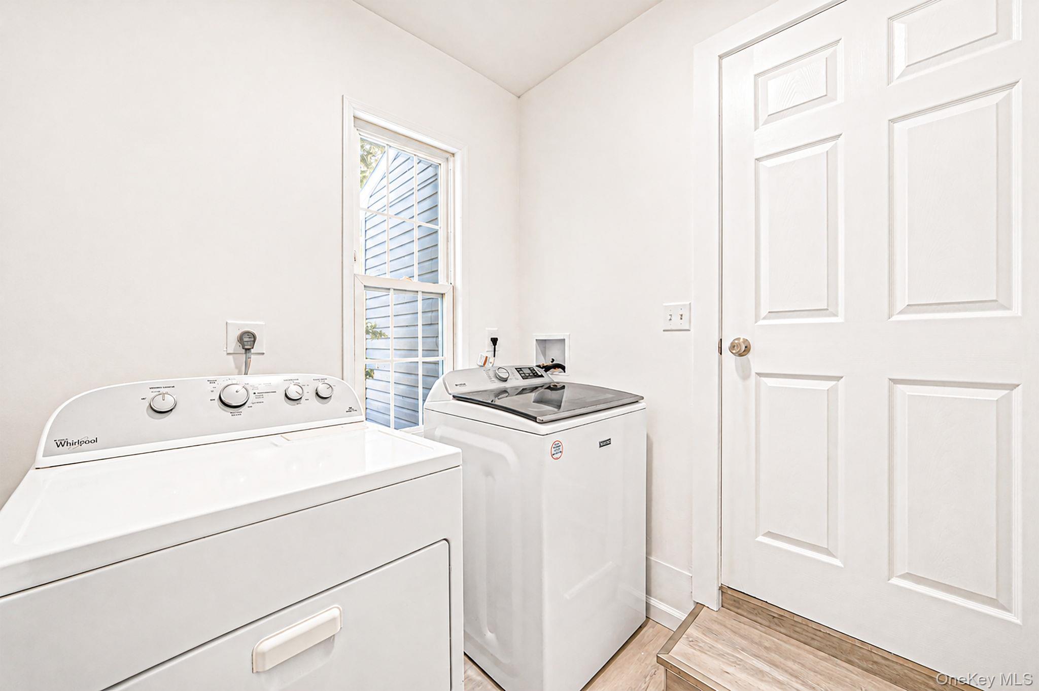 Single Family Decatur Avenue  Suffolk County, NY 11967, MLS-1042139-28
