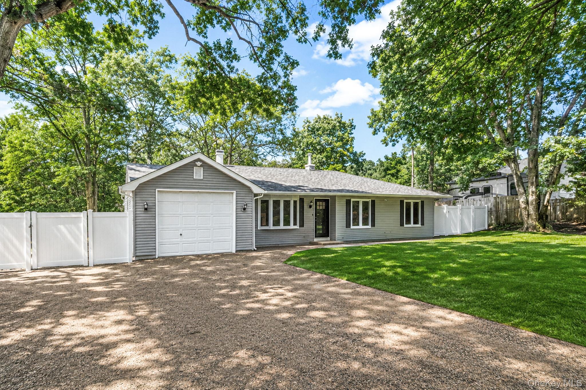 Single Family Decatur Avenue  Suffolk County, NY 11967, MLS-1042139-3