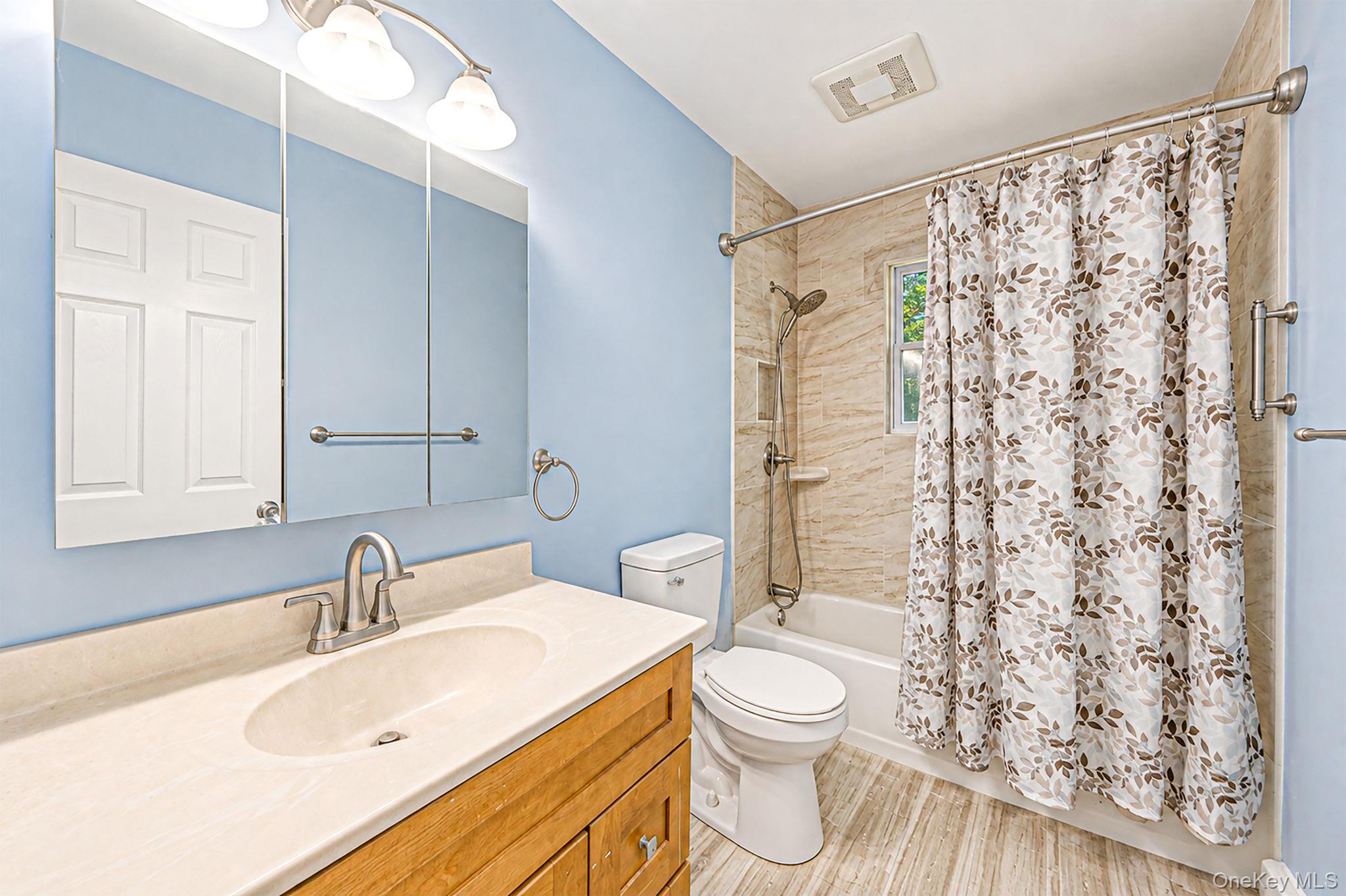 Single Family Decatur Avenue  Suffolk County, NY 11967, MLS-1042139-30