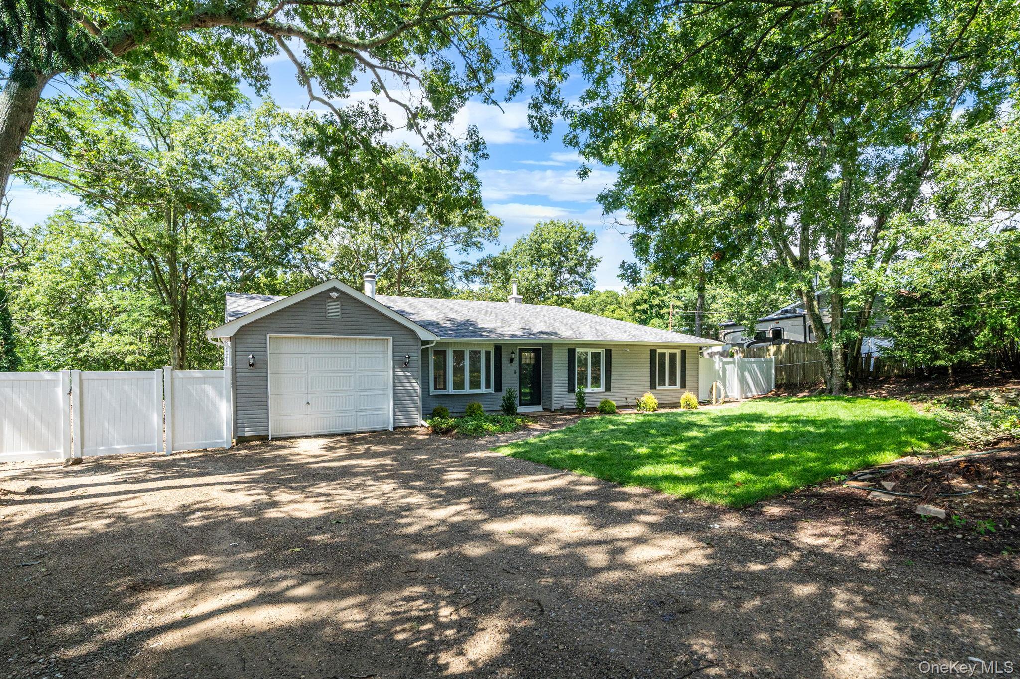 Single Family Decatur Avenue  Suffolk County, NY 11967, MLS-1042139-4