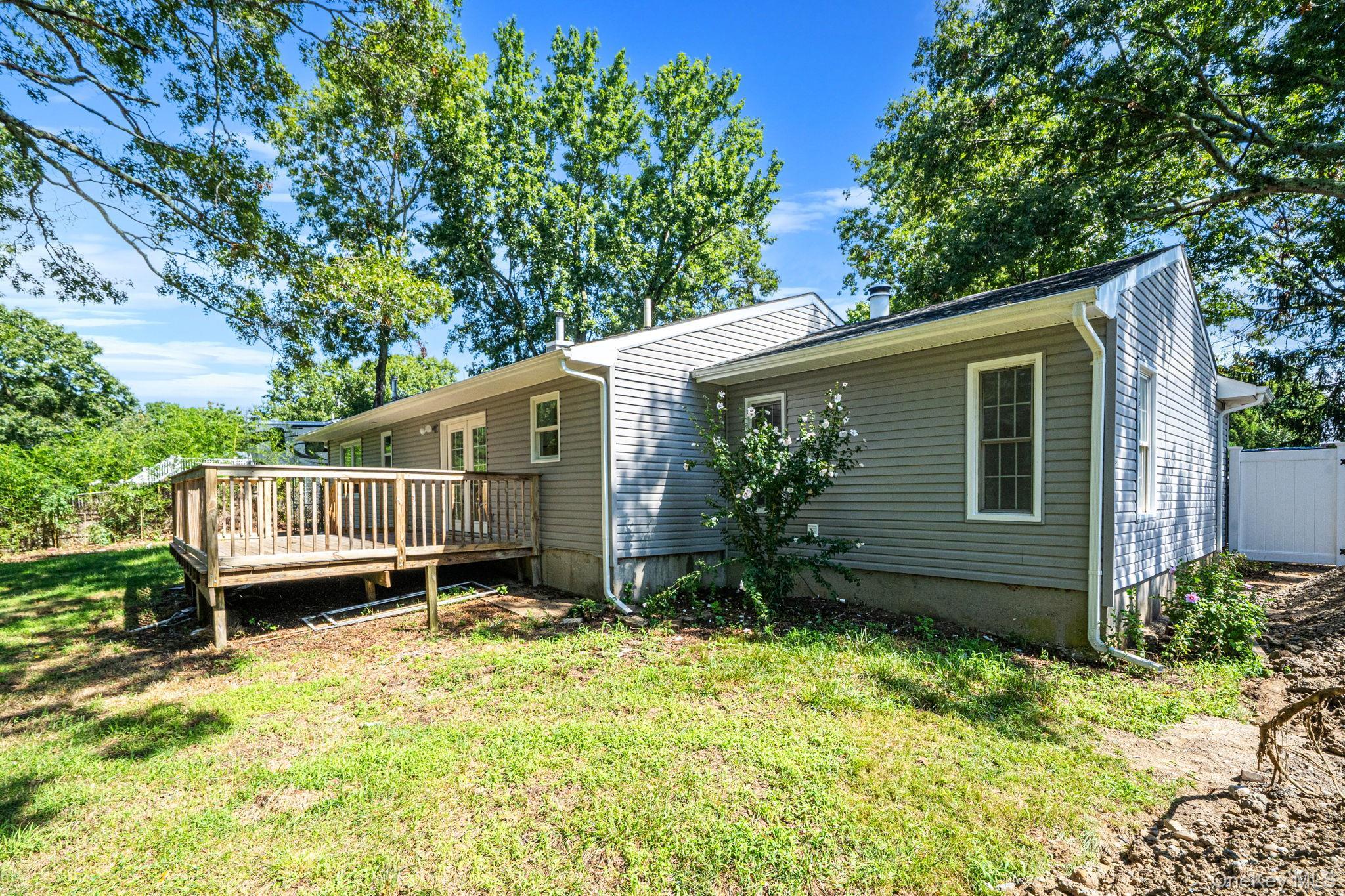 Single Family Decatur Avenue  Suffolk County, NY 11967, MLS-1042139-8