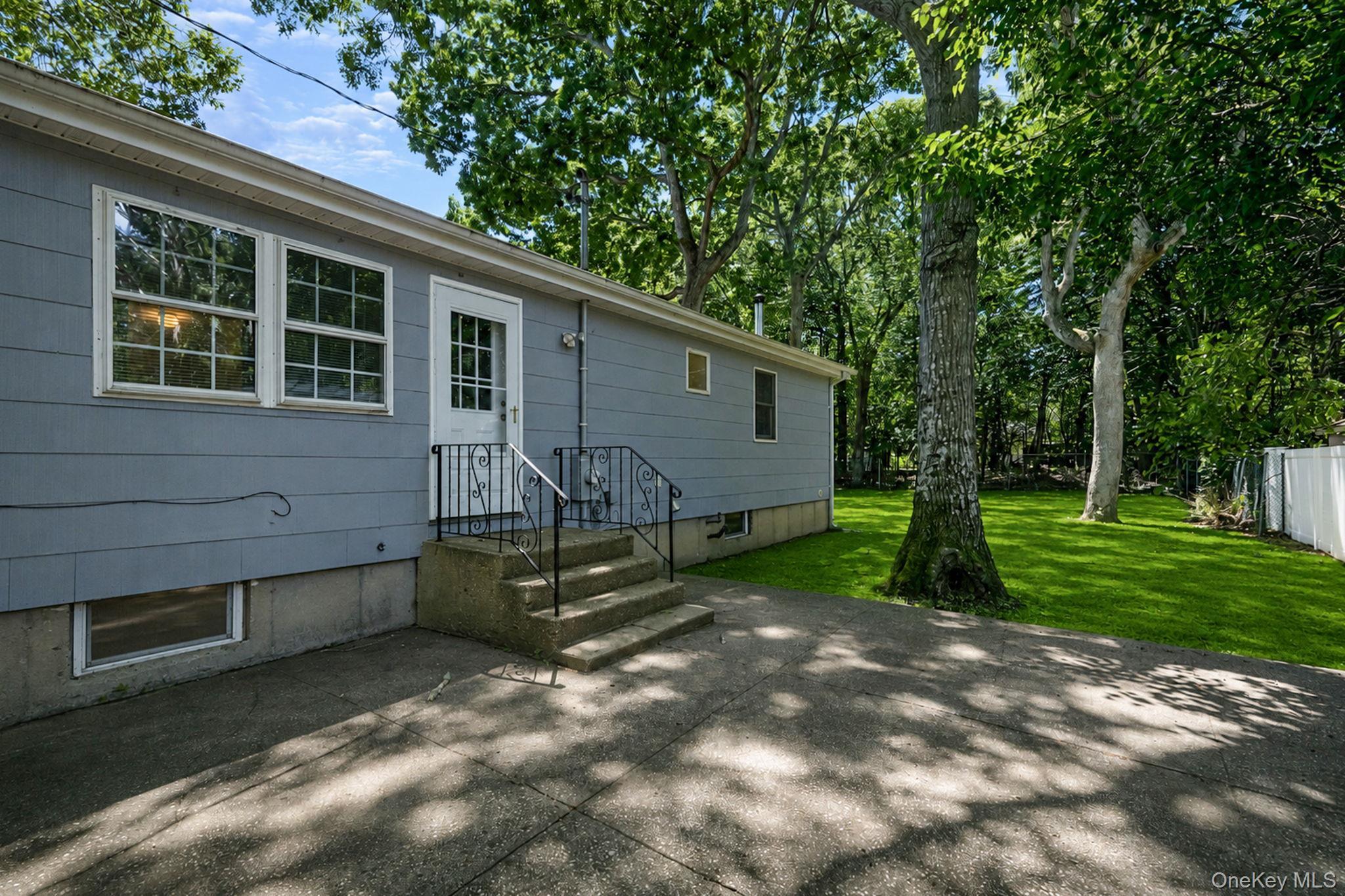 Single Family Norfleet Lane Suffolk County, NY 11727, MLS-1042162-22