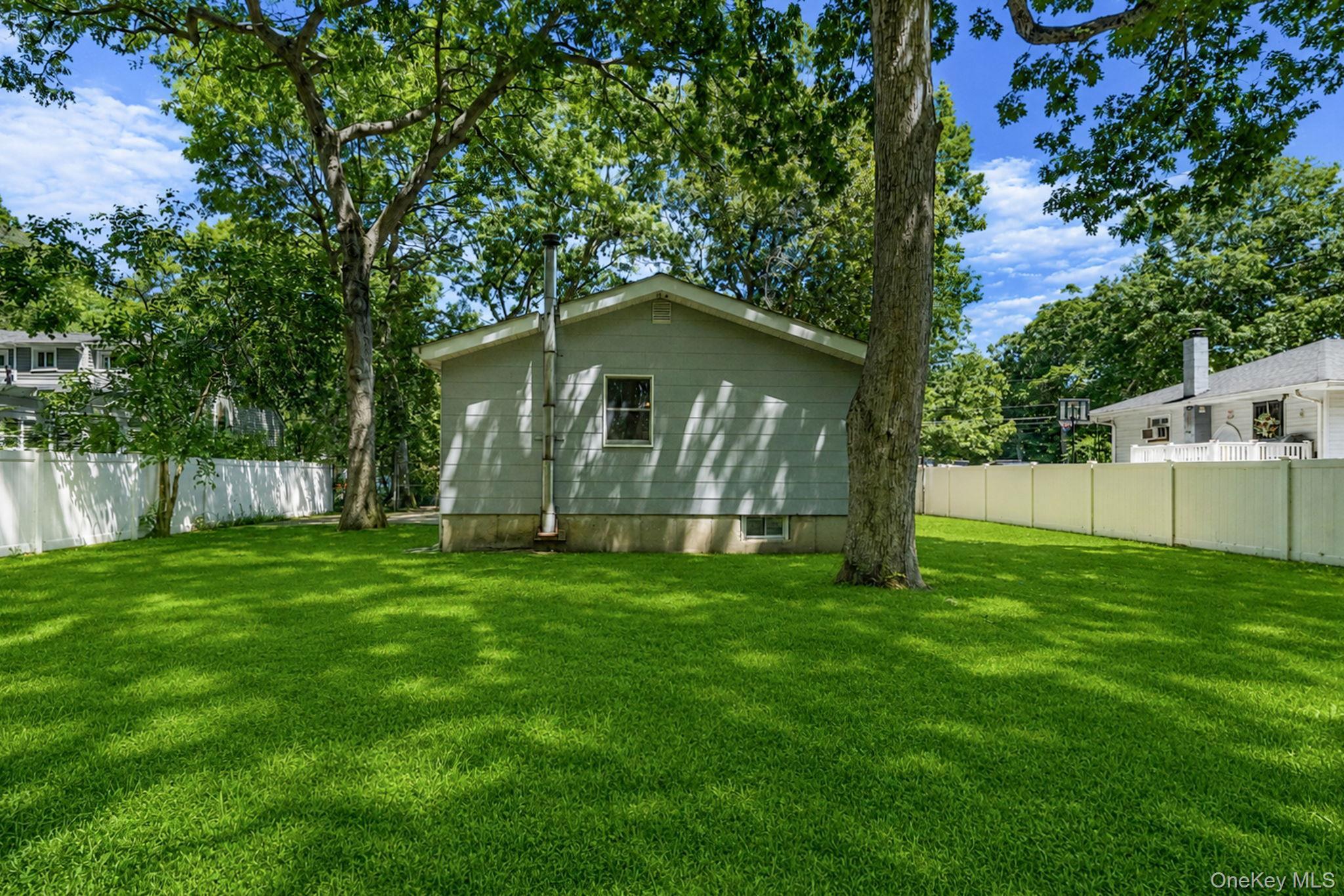 Single Family Norfleet Lane Suffolk County, NY 11727, MLS-1042162-23