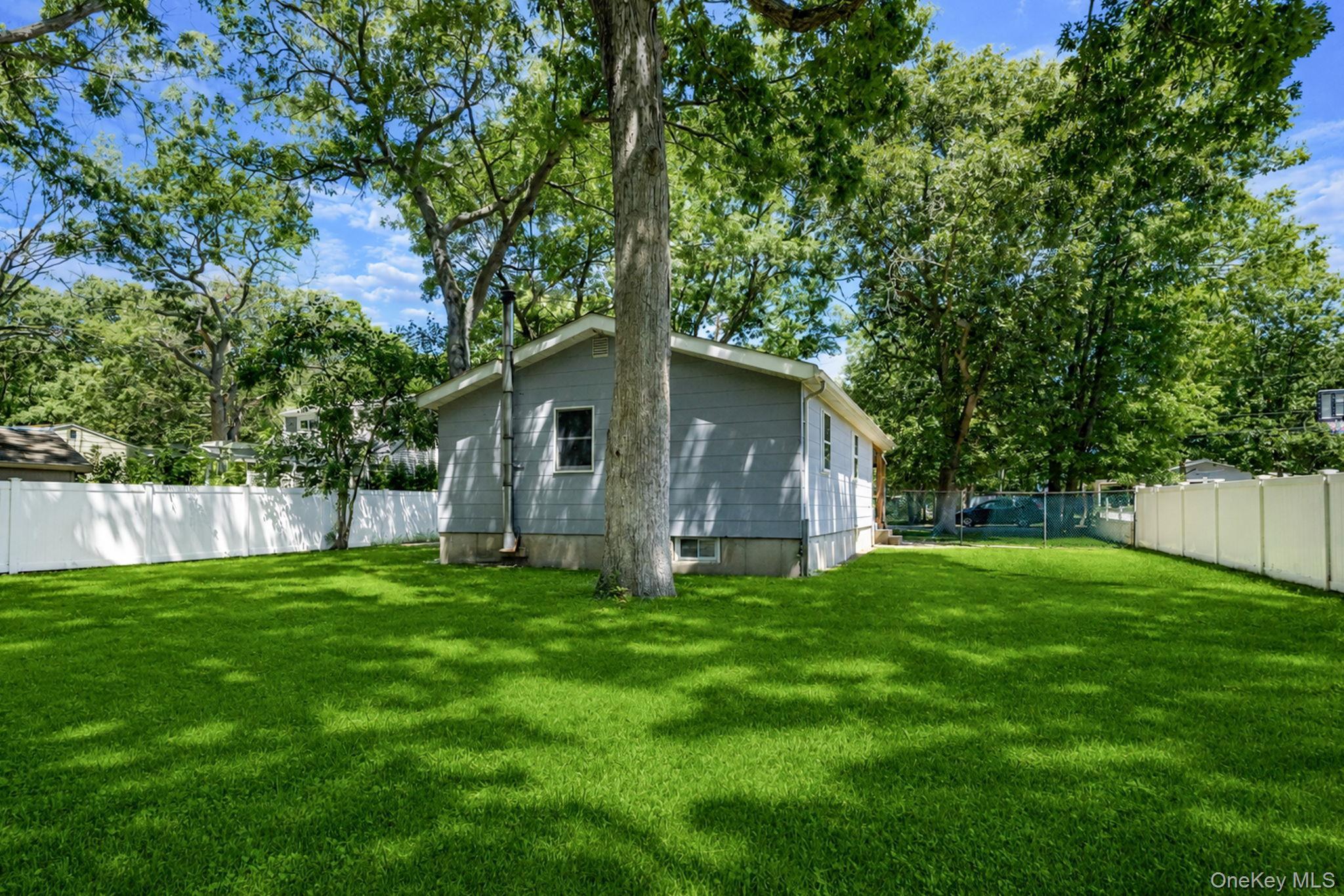 Single Family Norfleet Lane Suffolk County, NY 11727, MLS-1042162-24