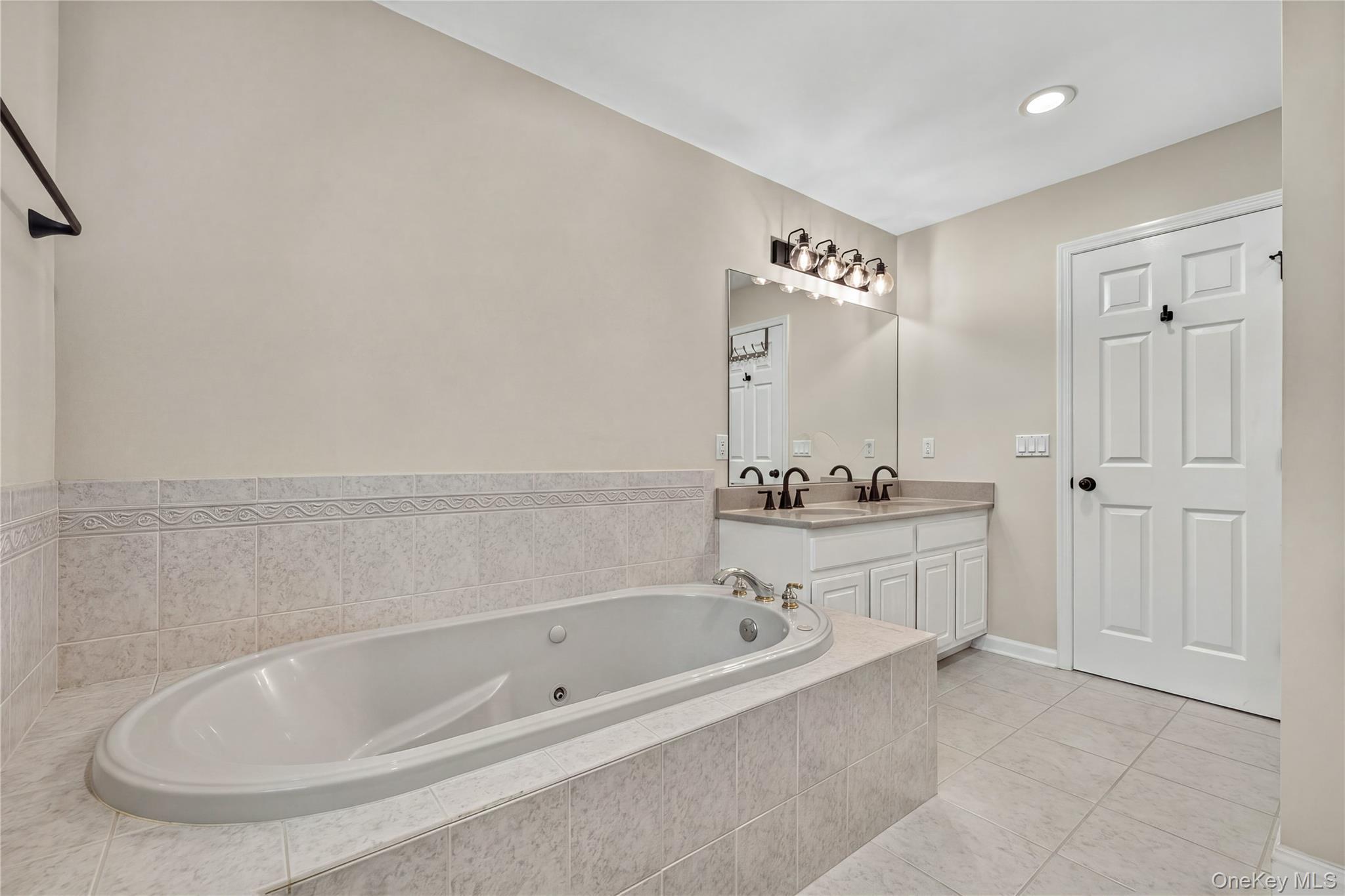 Single Family Constitution Way Orange County, NY 12553, MLS-1042179-31