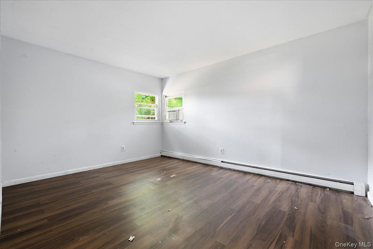 Single Family Bay Shore Avenue  Suffolk County, NY 11706, MLS-1042181-14