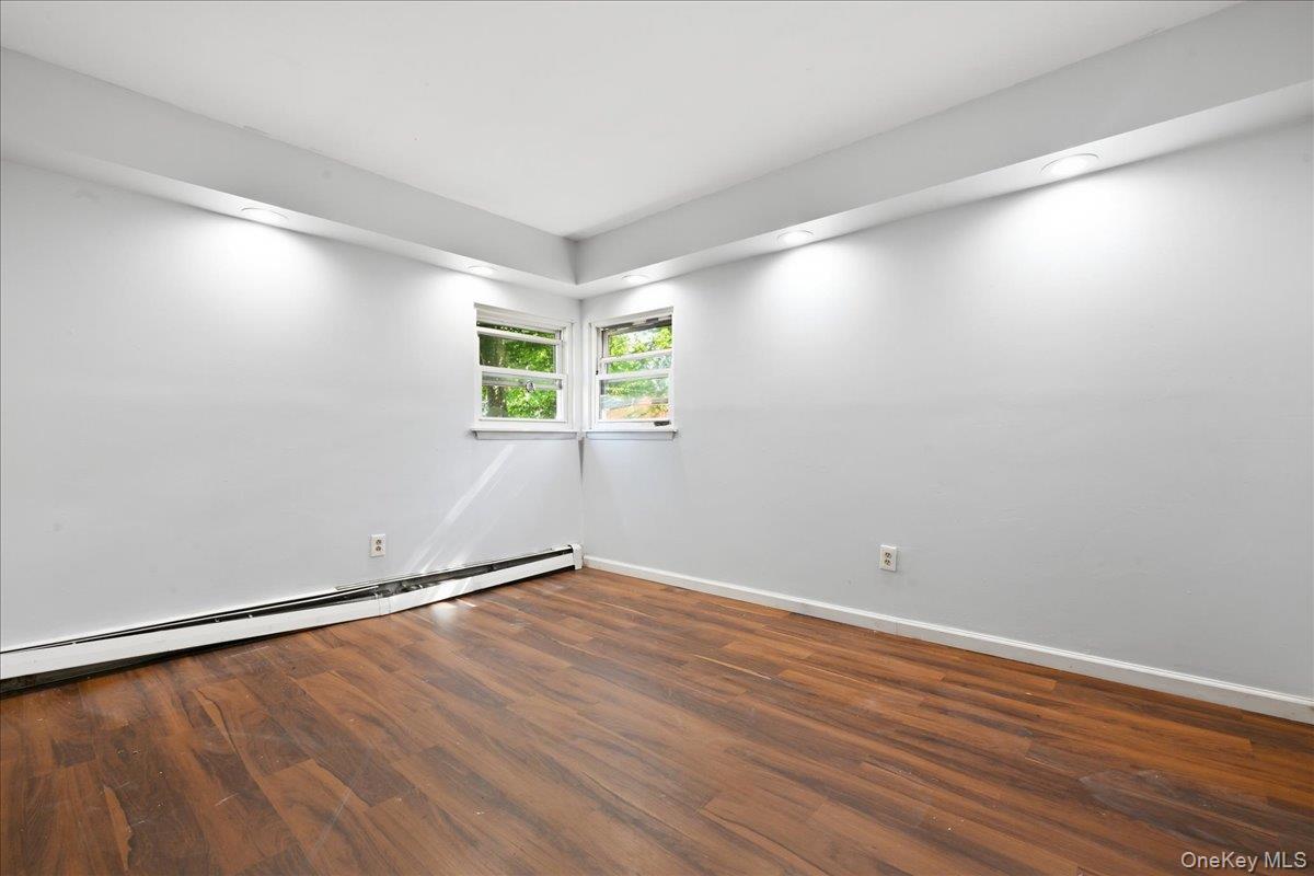 Single Family Bay Shore Avenue  Suffolk County, NY 11706, MLS-1042181-16
