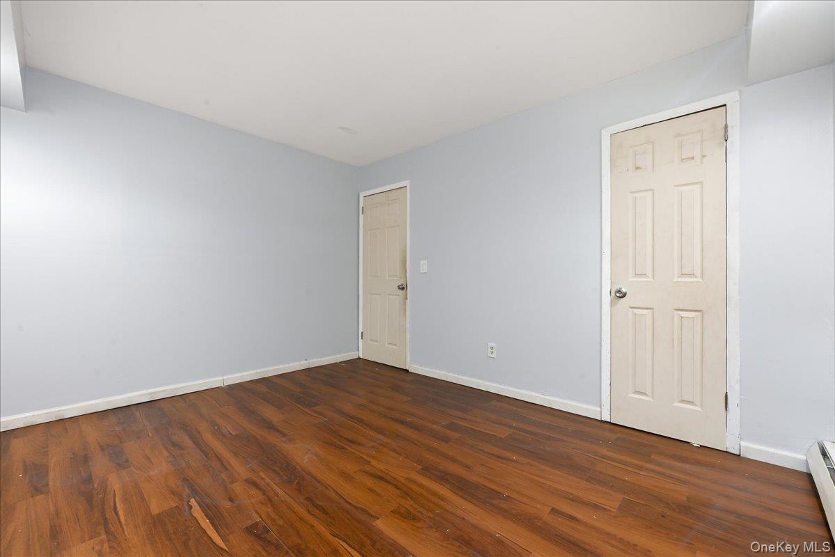 Single Family Bay Shore Avenue  Suffolk County, NY 11706, MLS-1042181-17