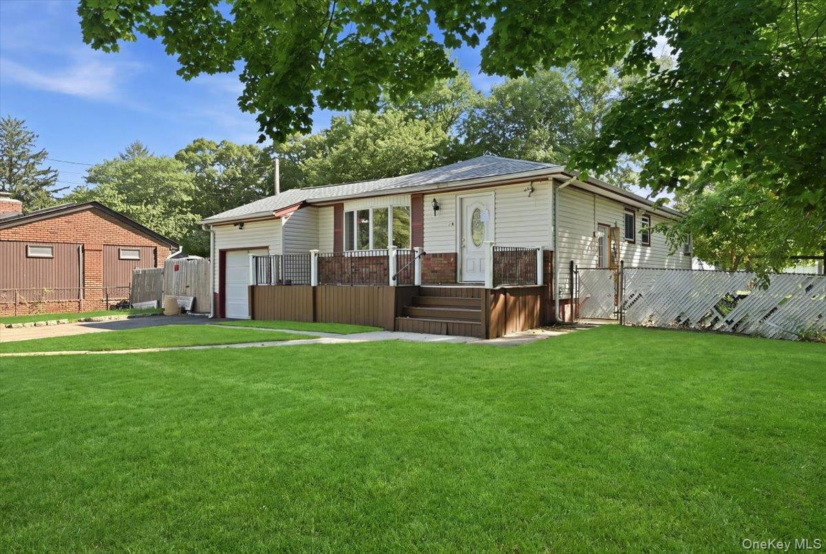 Single Family Bay Shore Avenue  Suffolk County, NY 11706, MLS-1042181-2