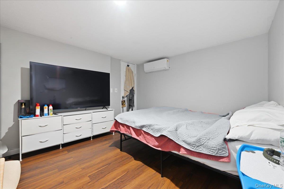 Single Family Bay Shore Avenue  Suffolk County, NY 11706, MLS-1042181-29