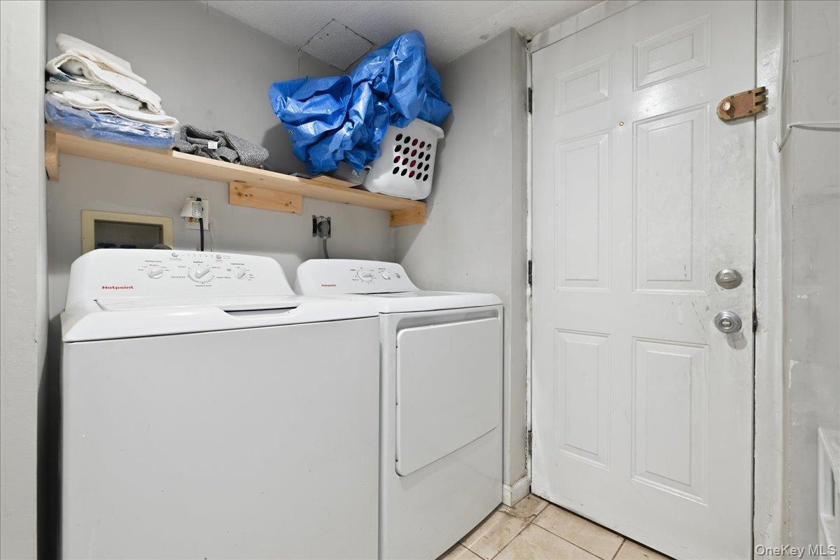 Single Family Bay Shore Avenue  Suffolk County, NY 11706, MLS-1042181-30