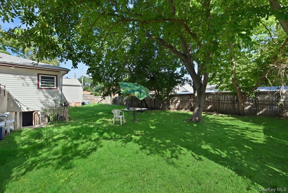Single Family Bay Shore Avenue  Suffolk County, NY 11706, MLS-1042181-36