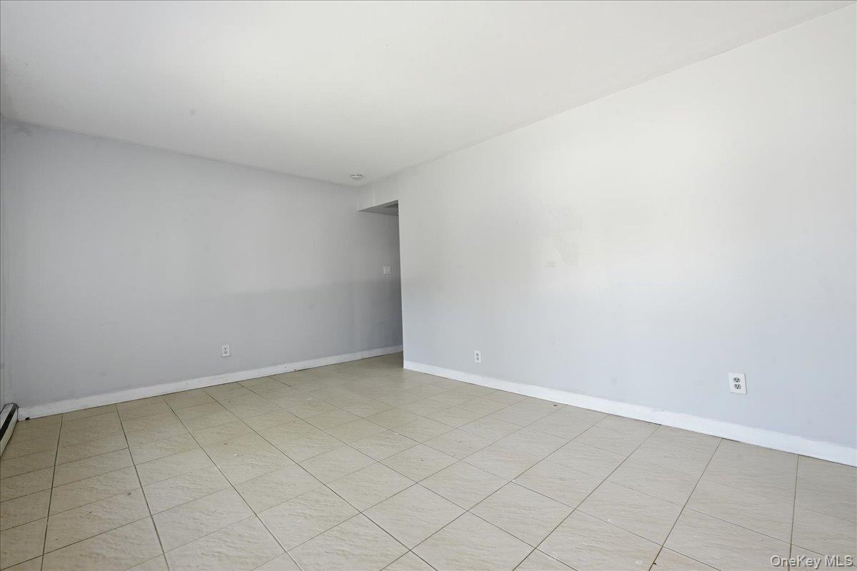 Single Family Bay Shore Avenue  Suffolk County, NY 11706, MLS-1042181-5