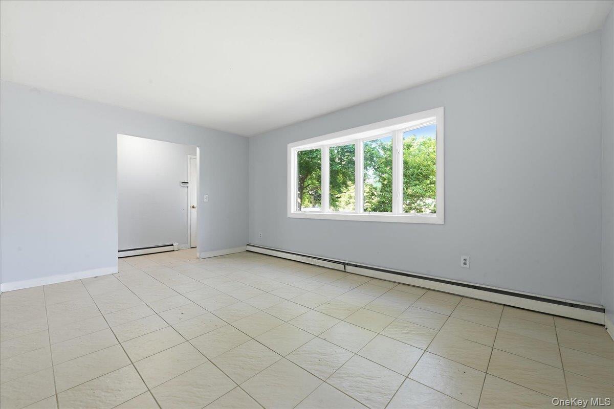 Single Family Bay Shore Avenue  Suffolk County, NY 11706, MLS-1042181-6