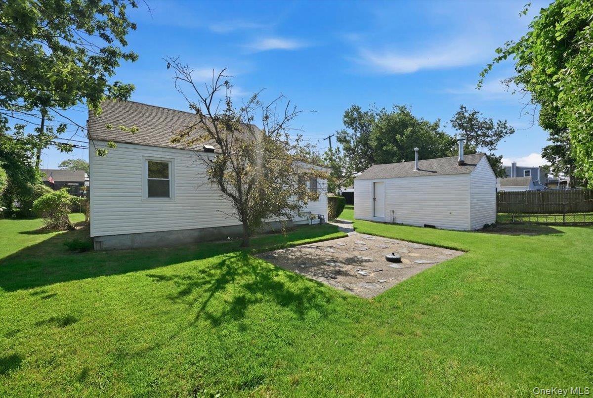 Single Family West Drive Suffolk County, NY 11726, MLS-1042205-30