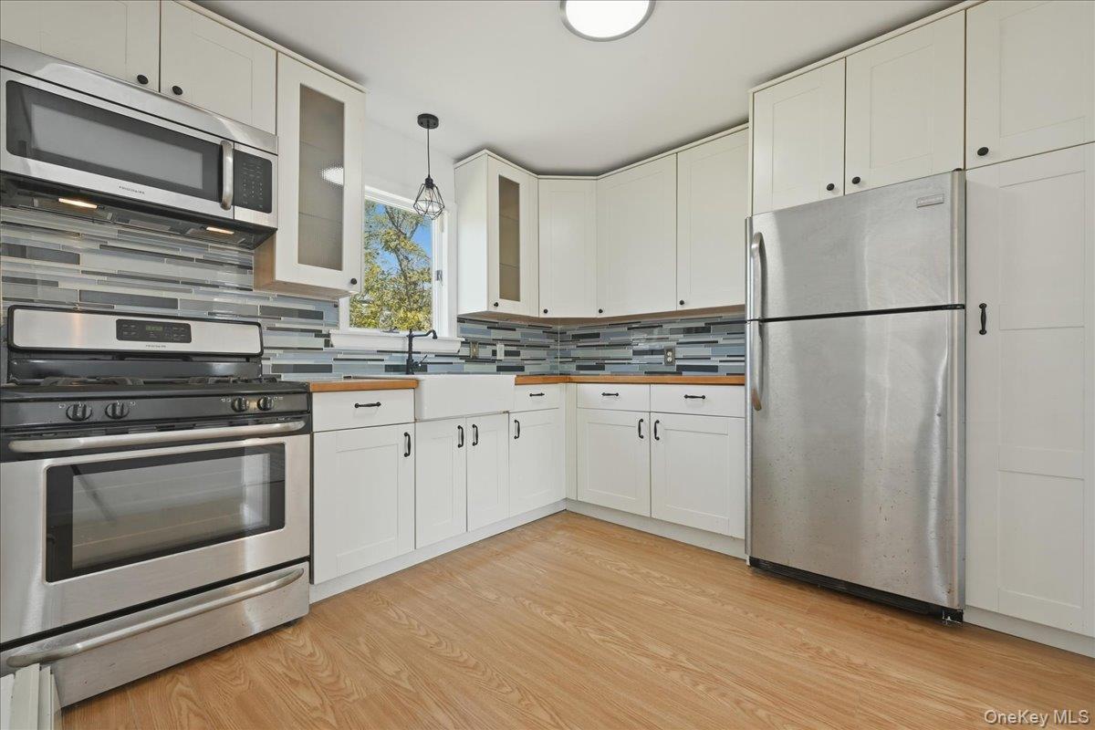 Single Family West Drive Suffolk County, NY 11726, MLS-1042205-7
