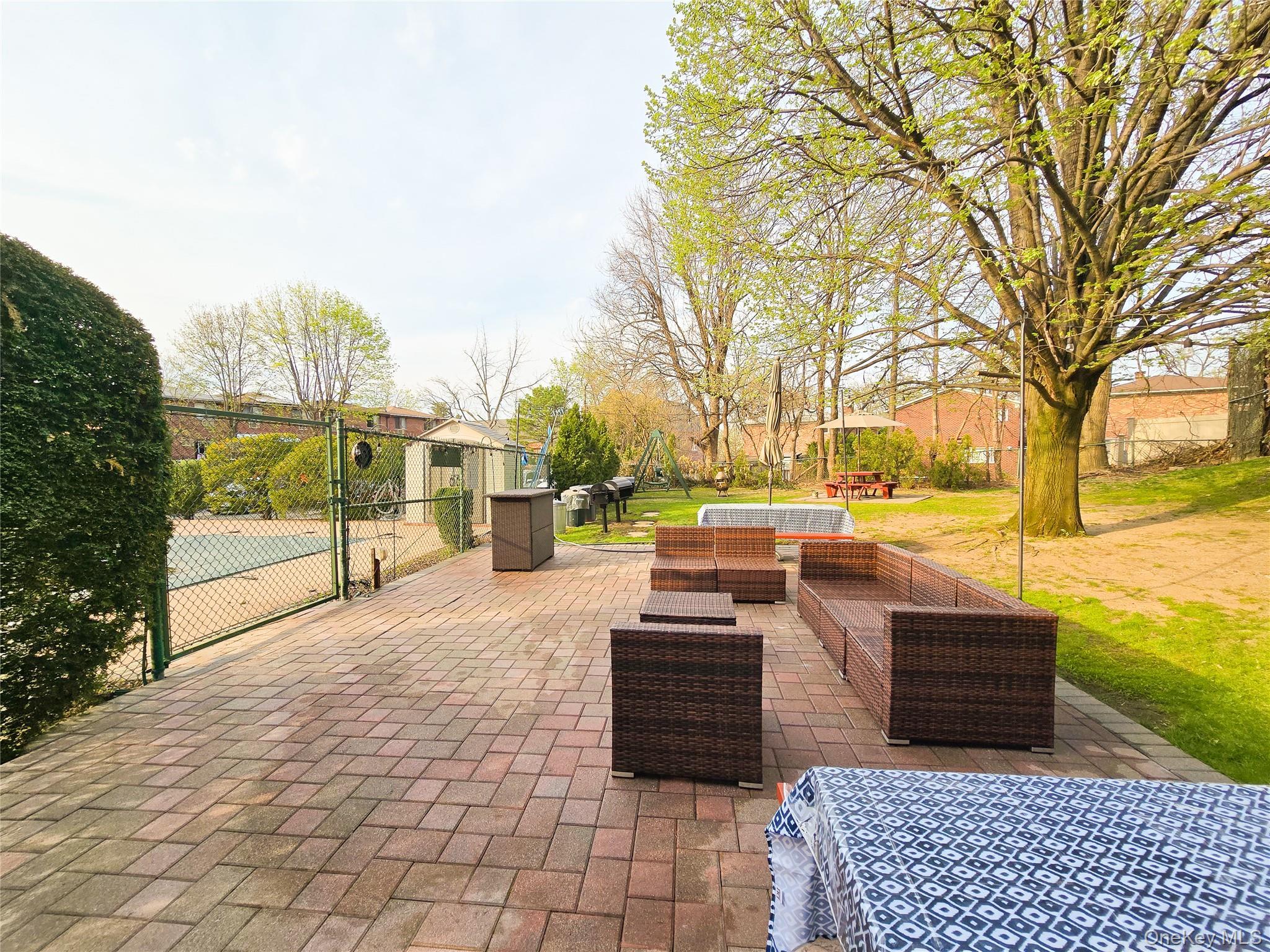 Apartment Little Neck Parkway Queens, NY 11362, MLS-1042225-19