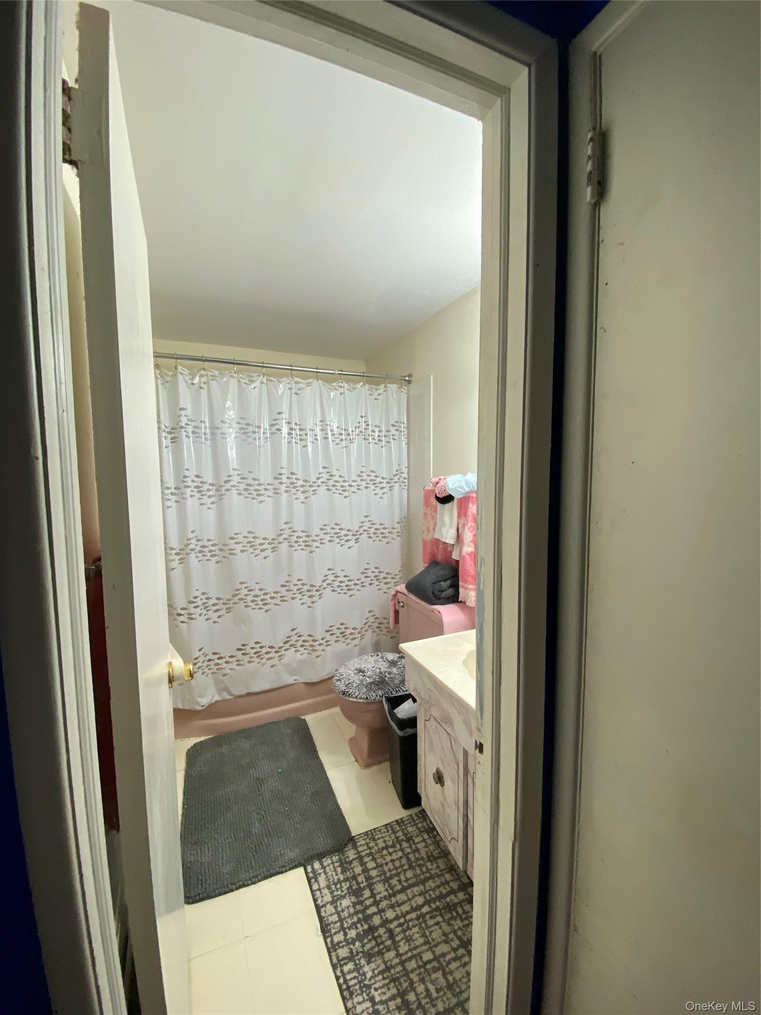 Single Family Stellenwerf Avenue Suffolk County, NY 11752, MLS-1042229-3