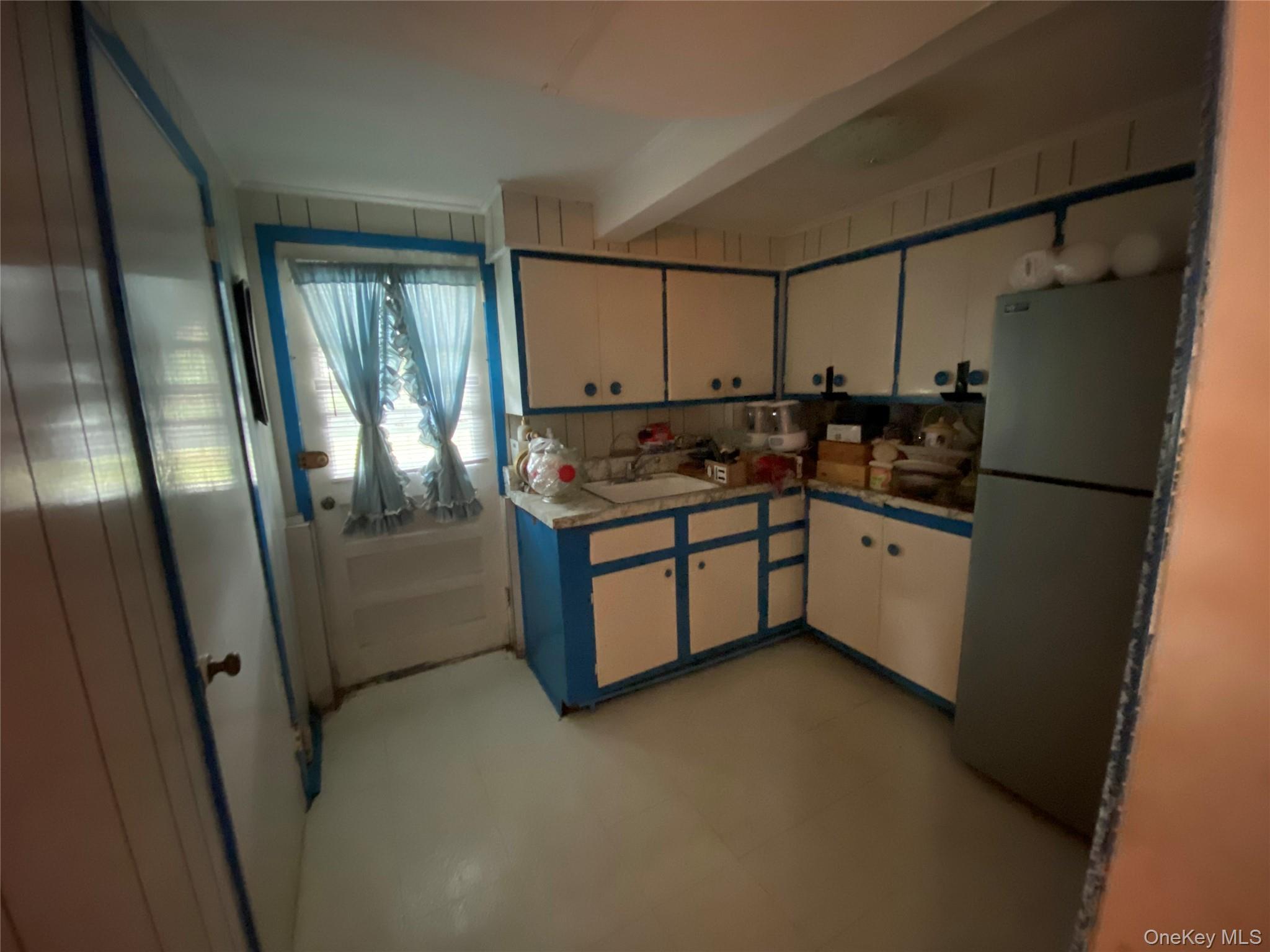 Single Family Stellenwerf Avenue Suffolk County, NY 11752, MLS-1042229-8