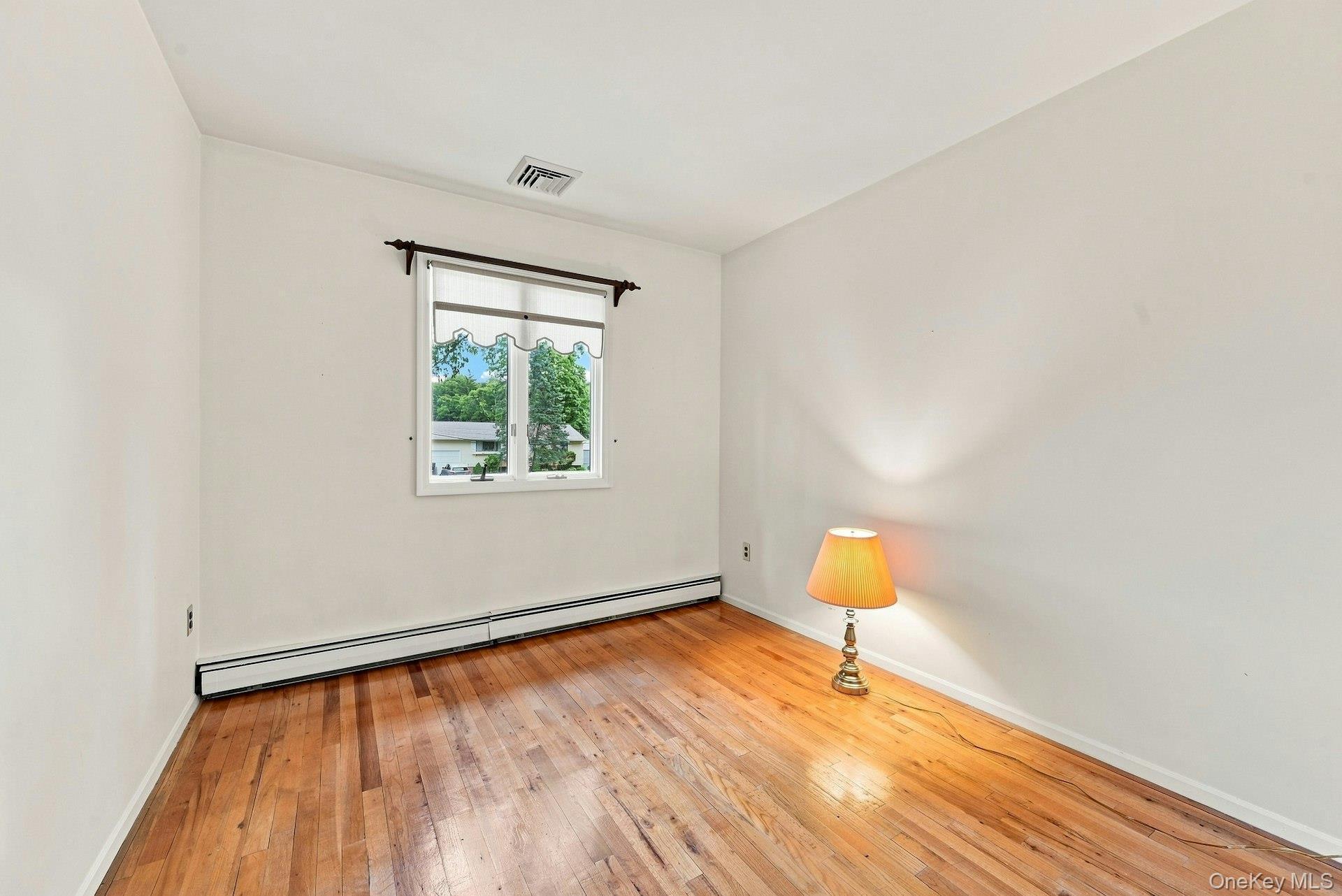 Single Family 39th Street  Suffolk County, NY 11751, MLS-1042235-14