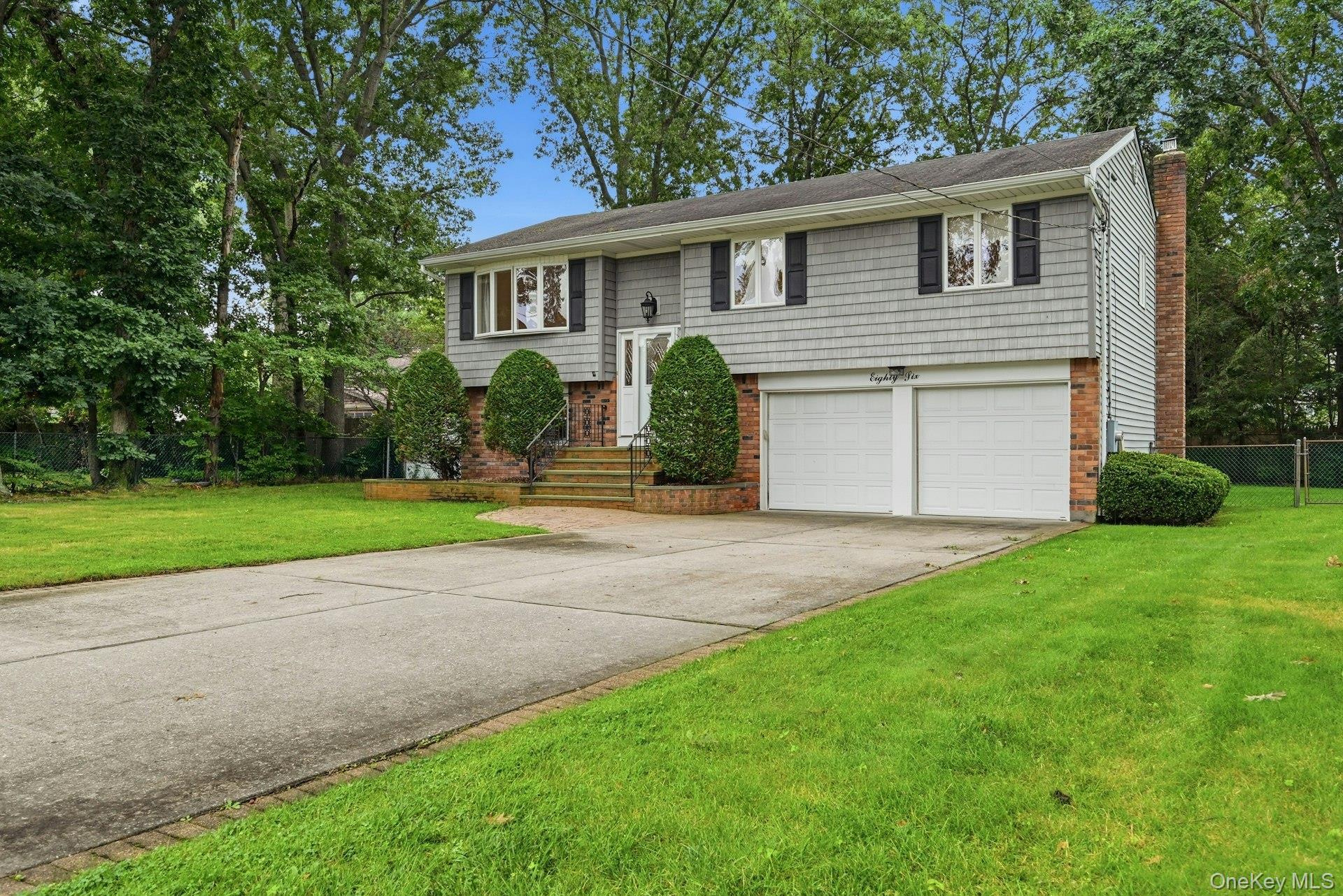 Single Family 39th Street  Suffolk County, NY 11751, MLS-1042235-2