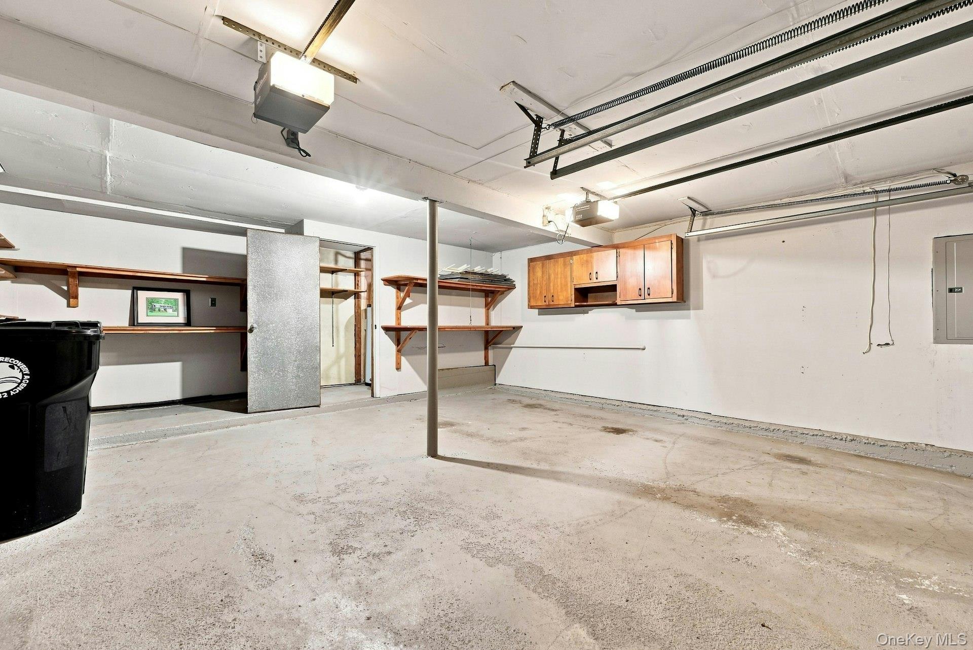 Single Family 39th Street  Suffolk County, NY 11751, MLS-1042235-22