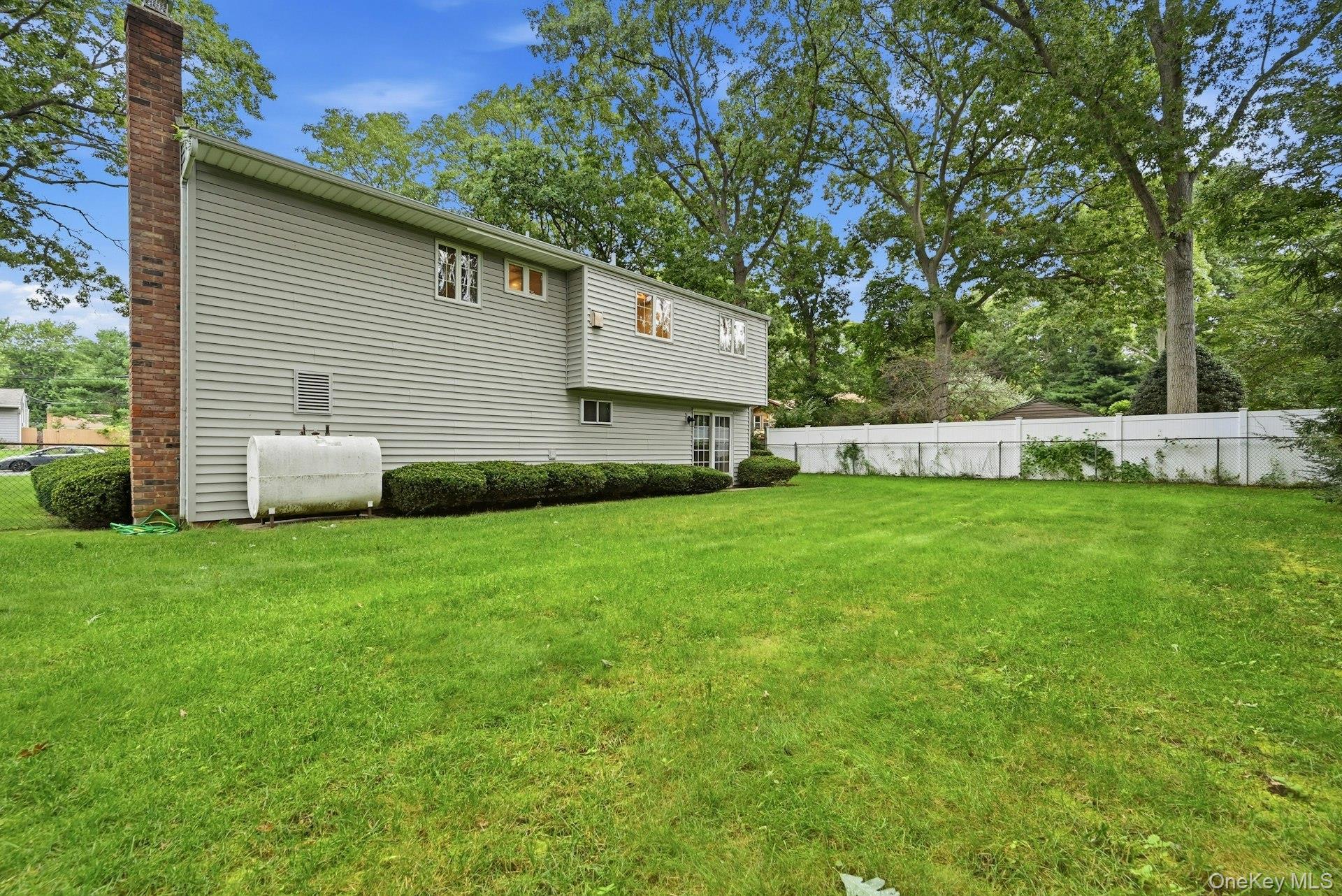 Single Family 39th Street  Suffolk County, NY 11751, MLS-1042235-24