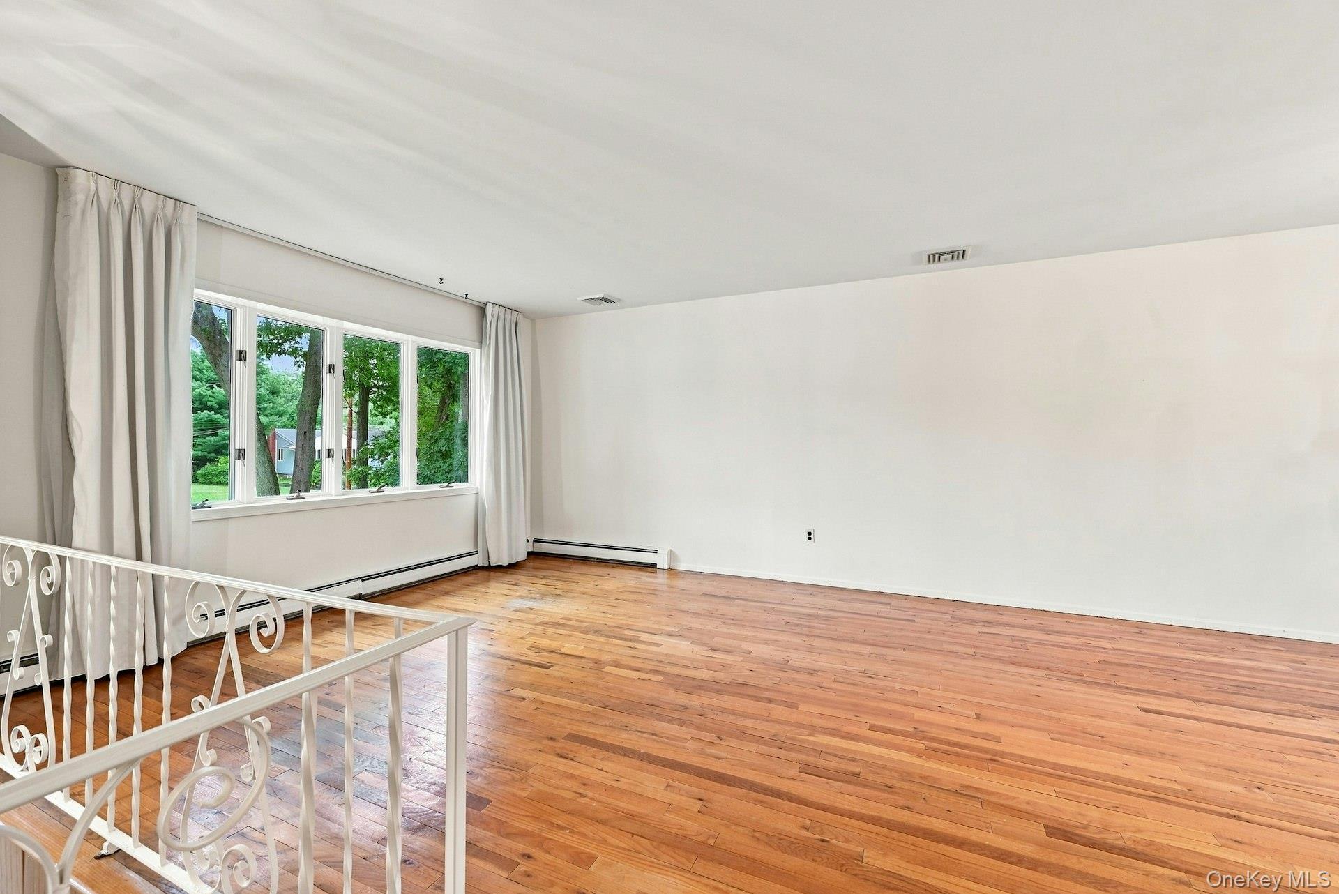 Single Family 39th Street  Suffolk County, NY 11751, MLS-1042235-6