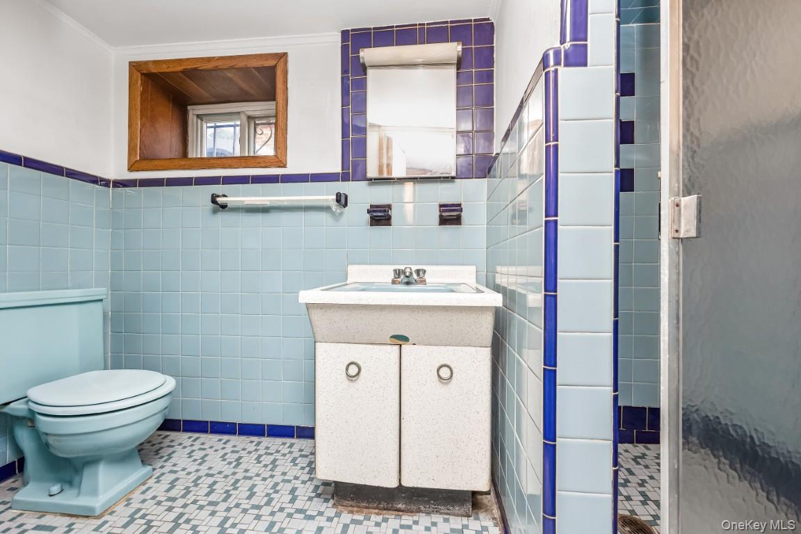 Single Family 234th Street Queens, NY 11411, MLS-1042253-22