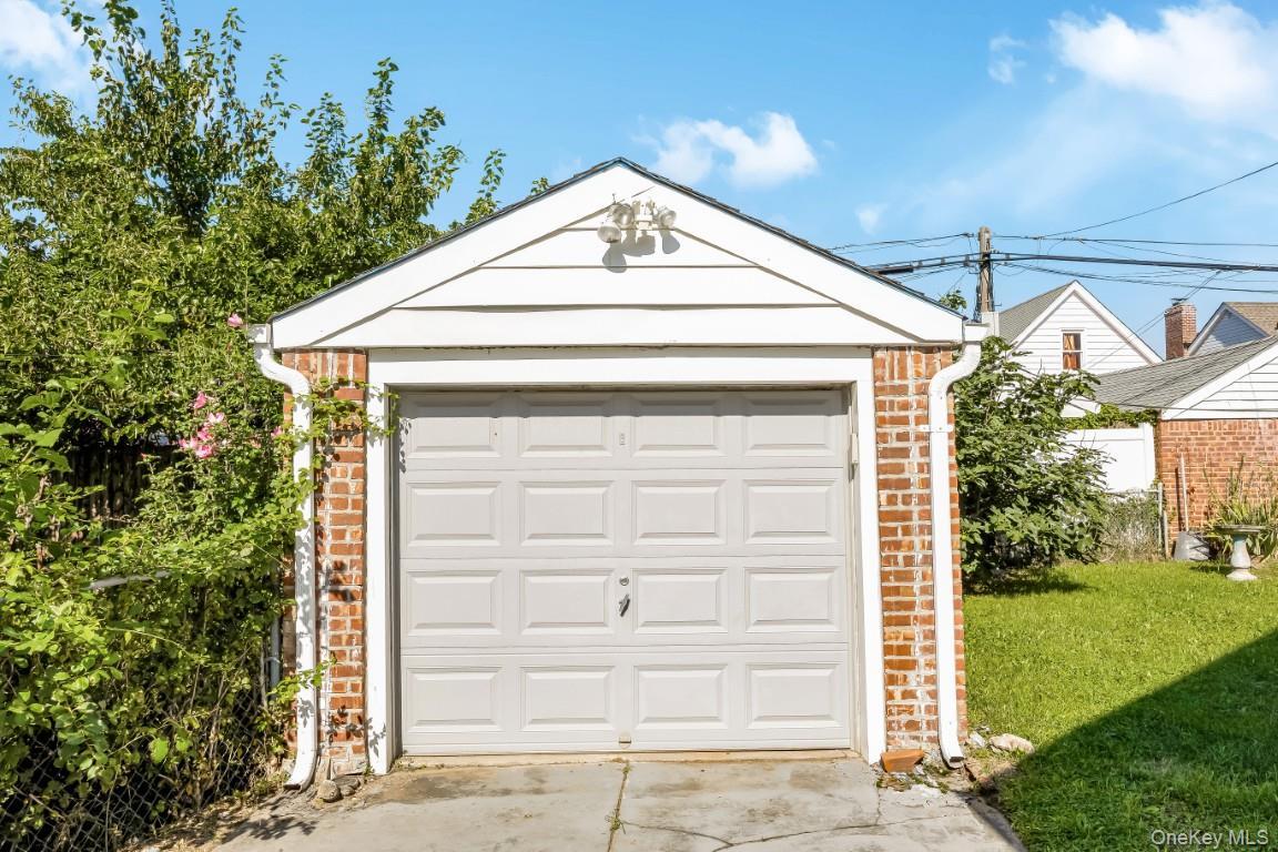 Single Family 234th Street Queens, NY 11411, MLS-1042253-30