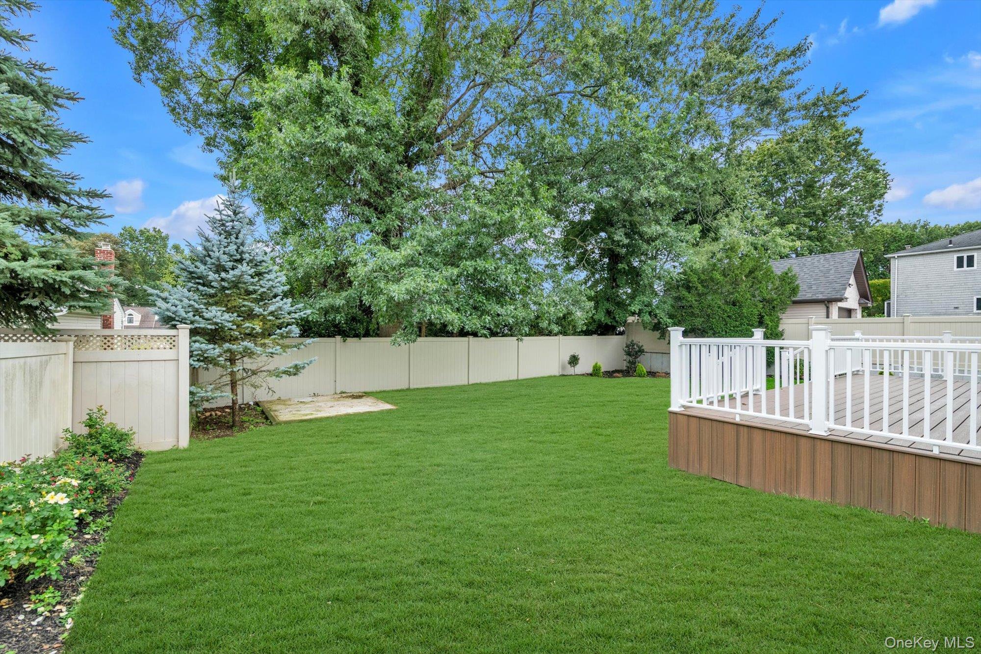 Single Family Nassau Drive  Nassau County, NY 11507, MLS-1042259-23