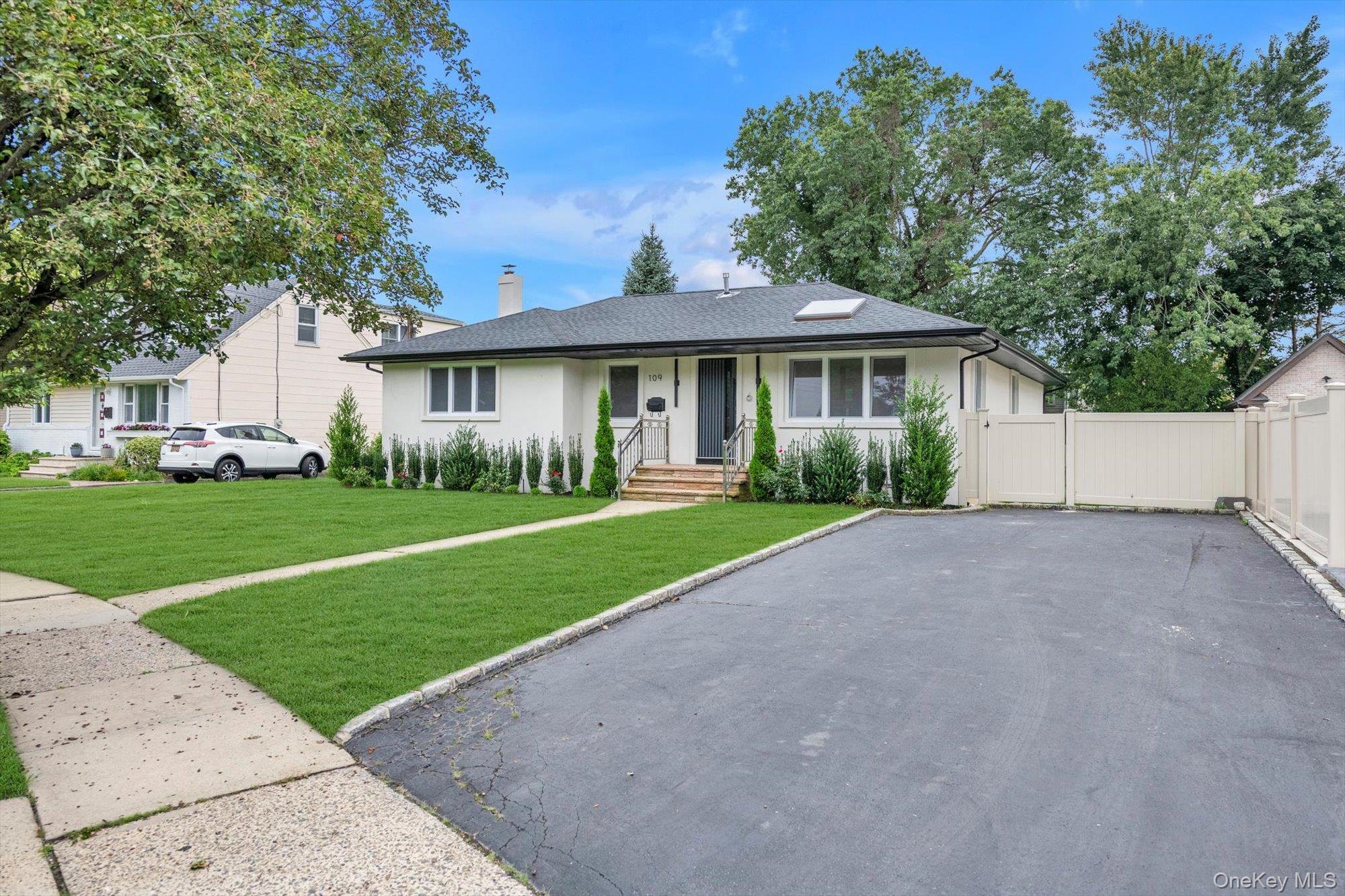 Single Family Nassau Drive  Nassau County, NY 11507, MLS-1042259-27