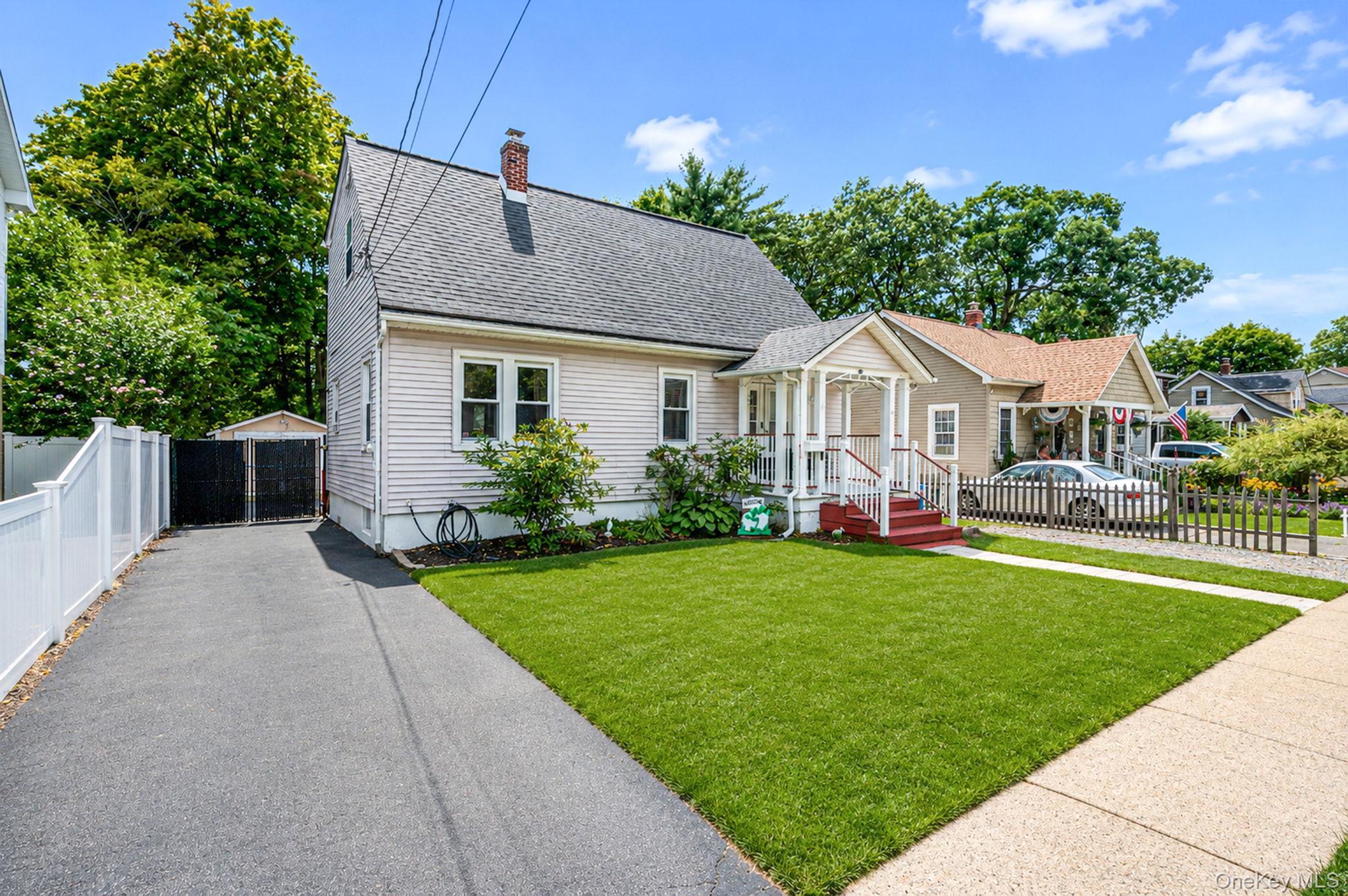 Single Family Richard Avenue Suffolk County, NY 11752, MLS-1042263-3